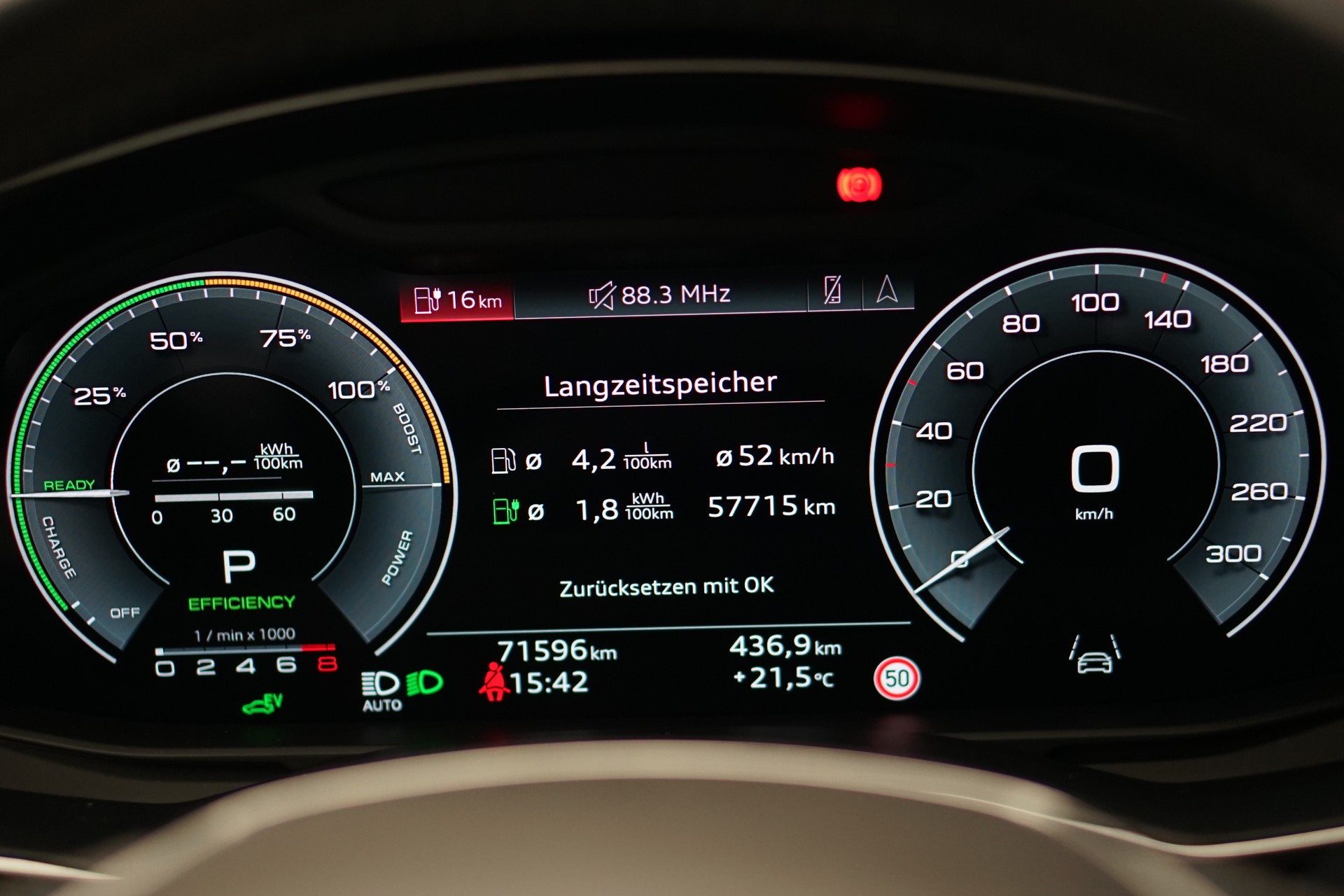 AUDI A6 Avant 55 TFSIe Sport quattro S-tronic *Standheizung*-image-29
