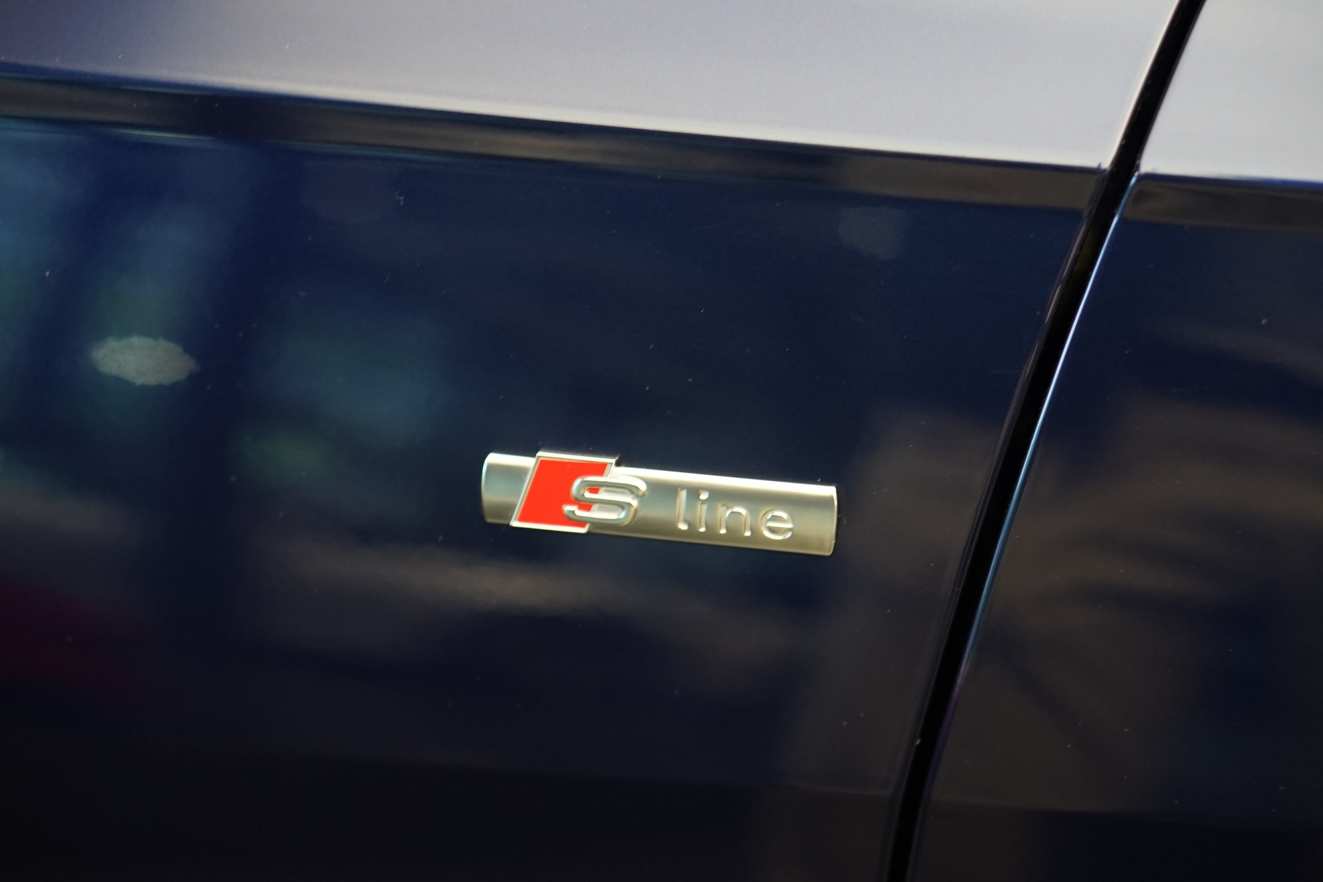 AUDI A6 Avant 55 TFSIe Sport quattro S-tronic *Standheizung*-image-40