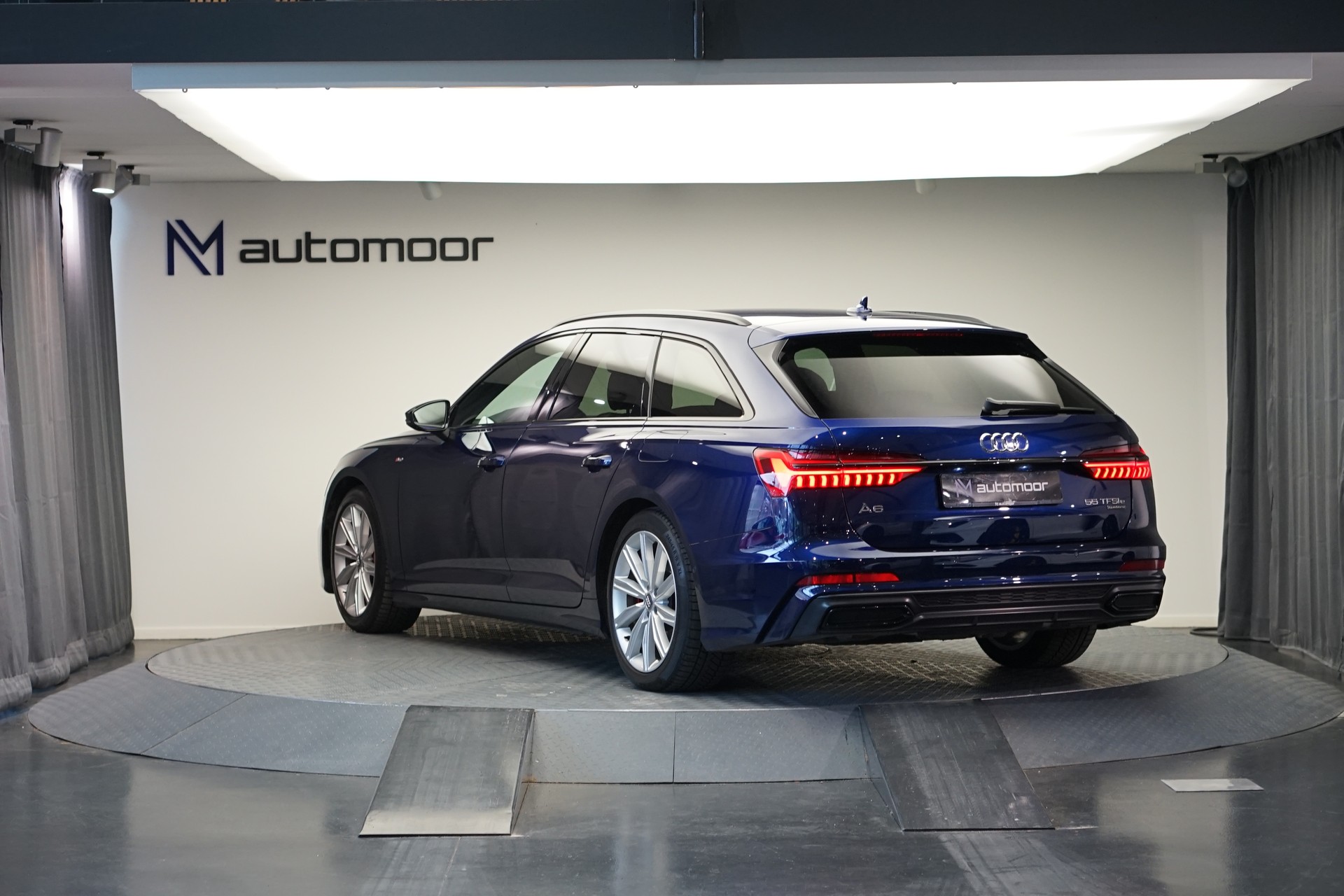 AUDI A6 Avant 55 TFSIe Sport quattro S-tronic *Standheizung*-image-6
