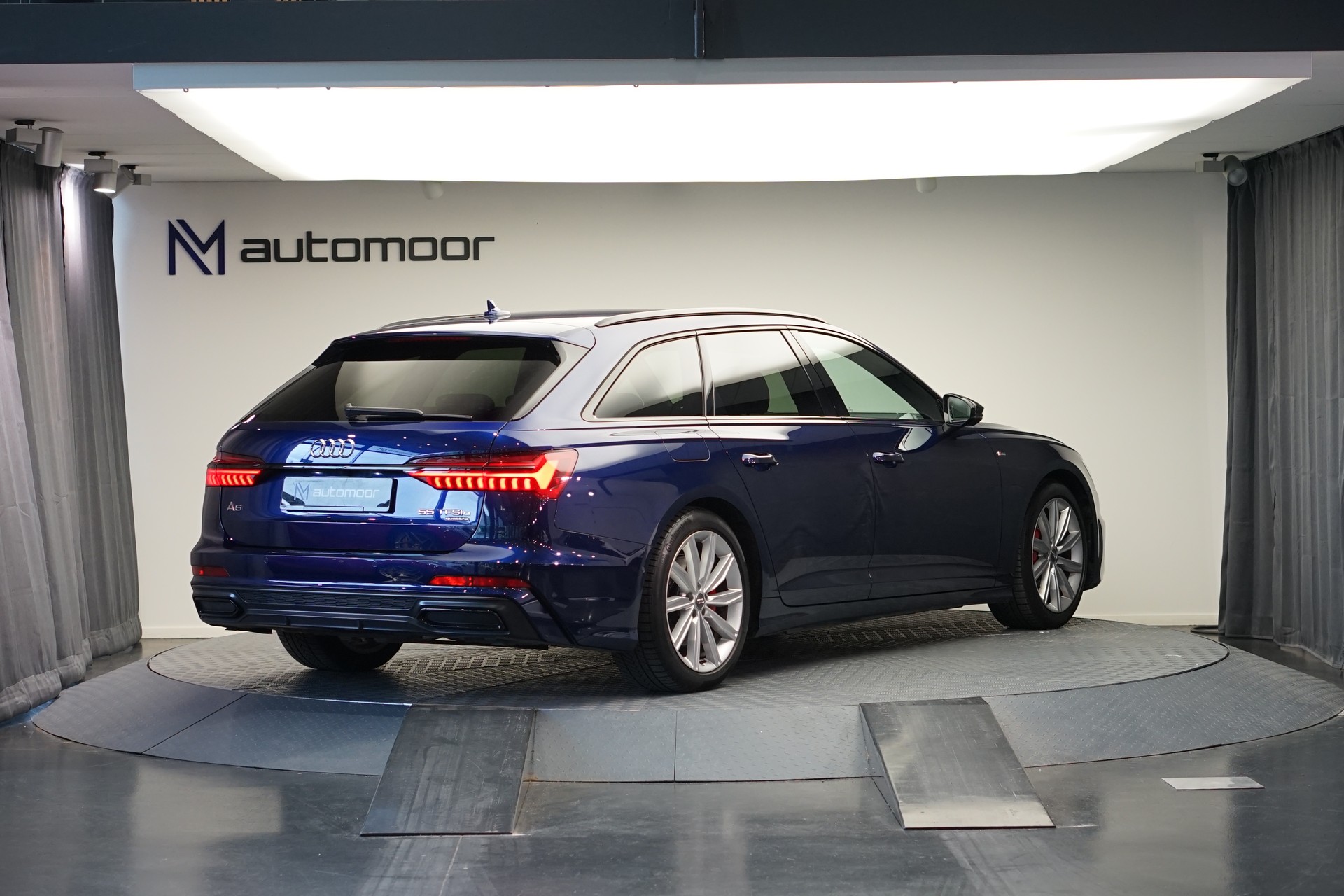 AUDI A6 Avant 55 TFSIe Sport quattro S-tronic *Standheizung*-image-4