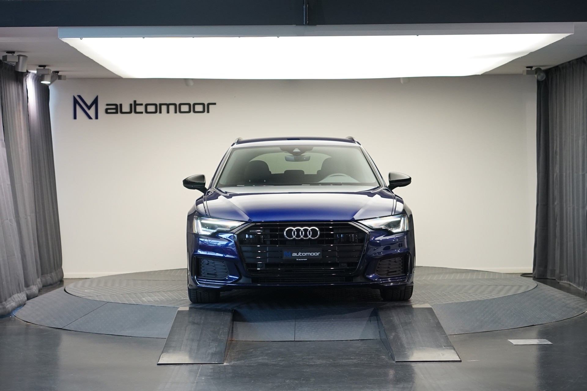AUDI A6 Avant 55 TFSIe Sport quattro S-tronic *Standheizung*-image-1