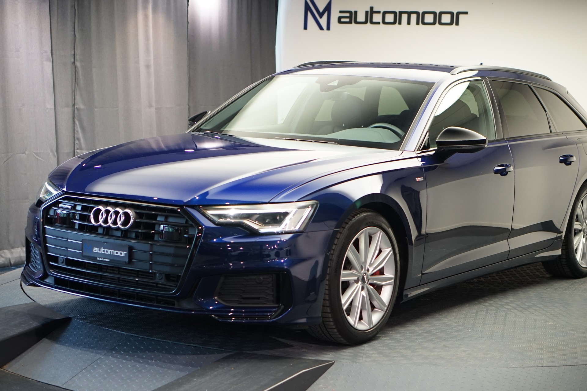 AUDI A6 Avant 55 TFSIe Sport quattro S-tronic *Standheizung*-image-42