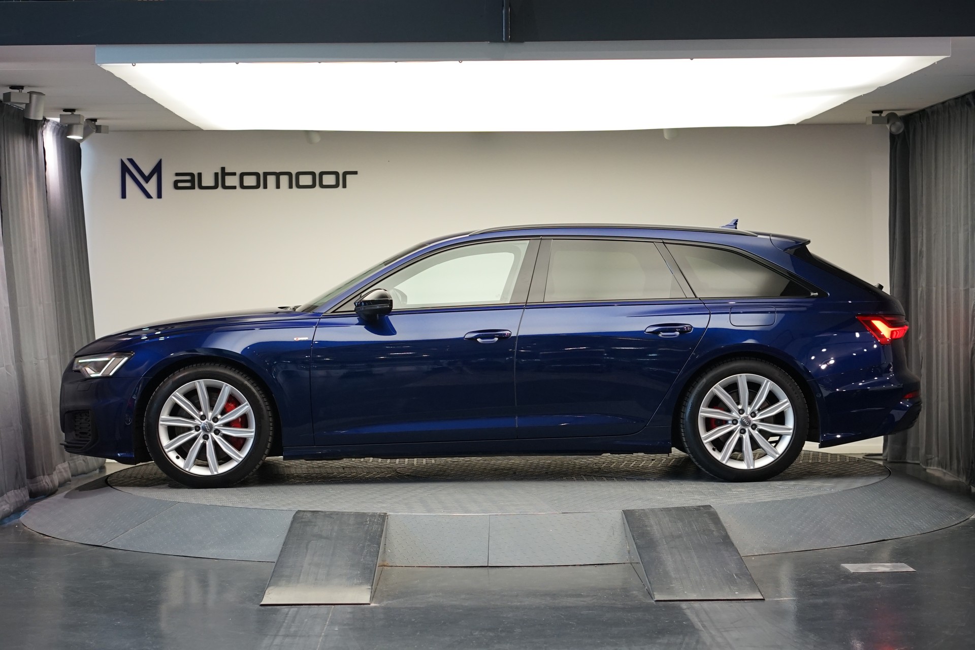 AUDI A6 Avant 55 TFSIe Sport quattro S-tronic *Standheizung*-image-7