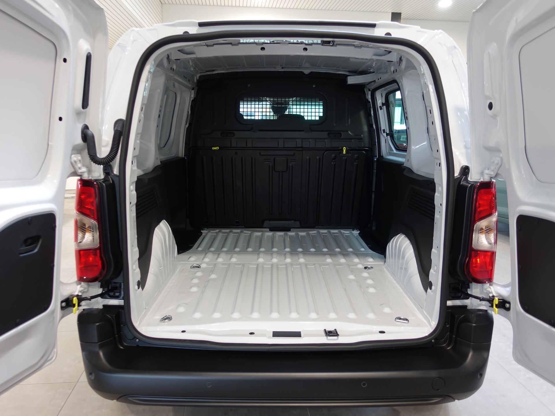 OPEL Combo 1.2 Cargo Faceliftmodell-image-10