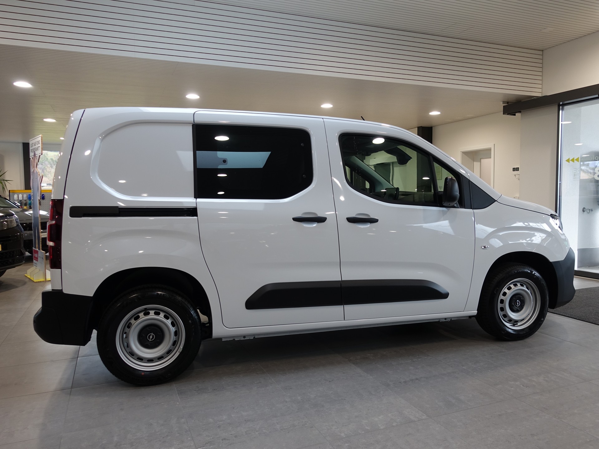OPEL Combo 1.2 Cargo Faceliftmodell-image-14
