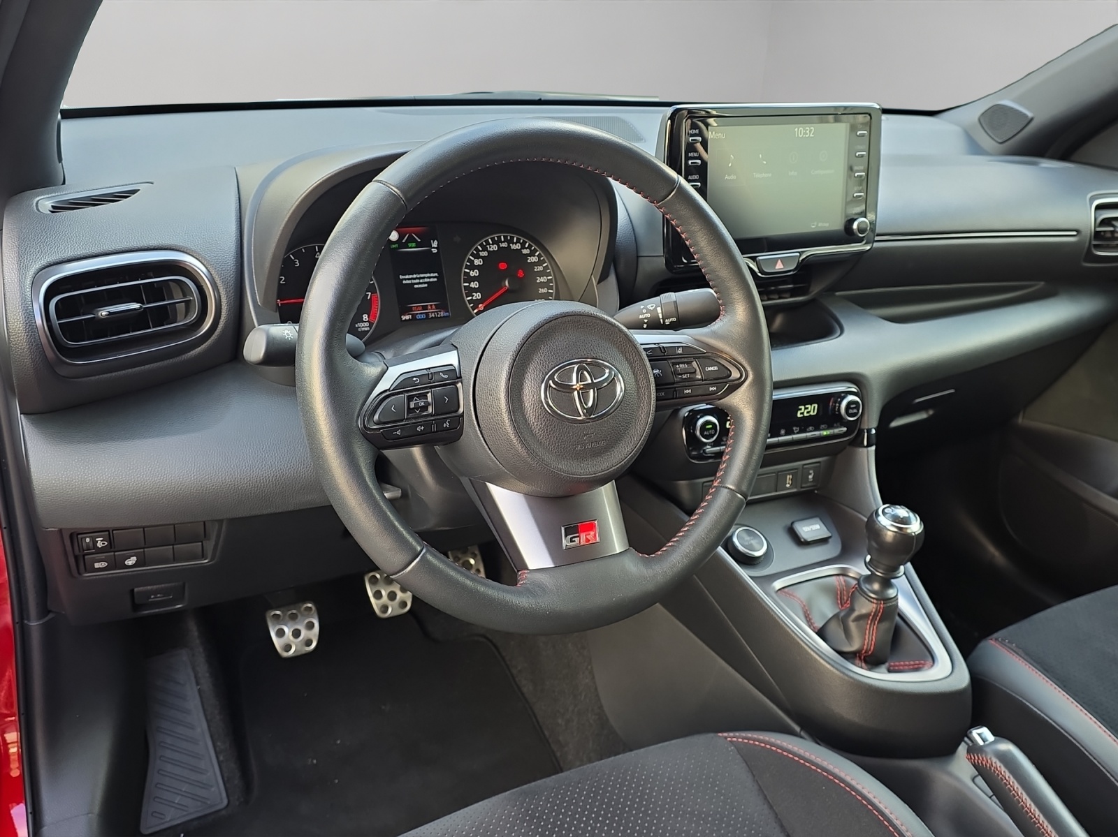TOYOTA Yaris 1.6 GR Sport-image-10