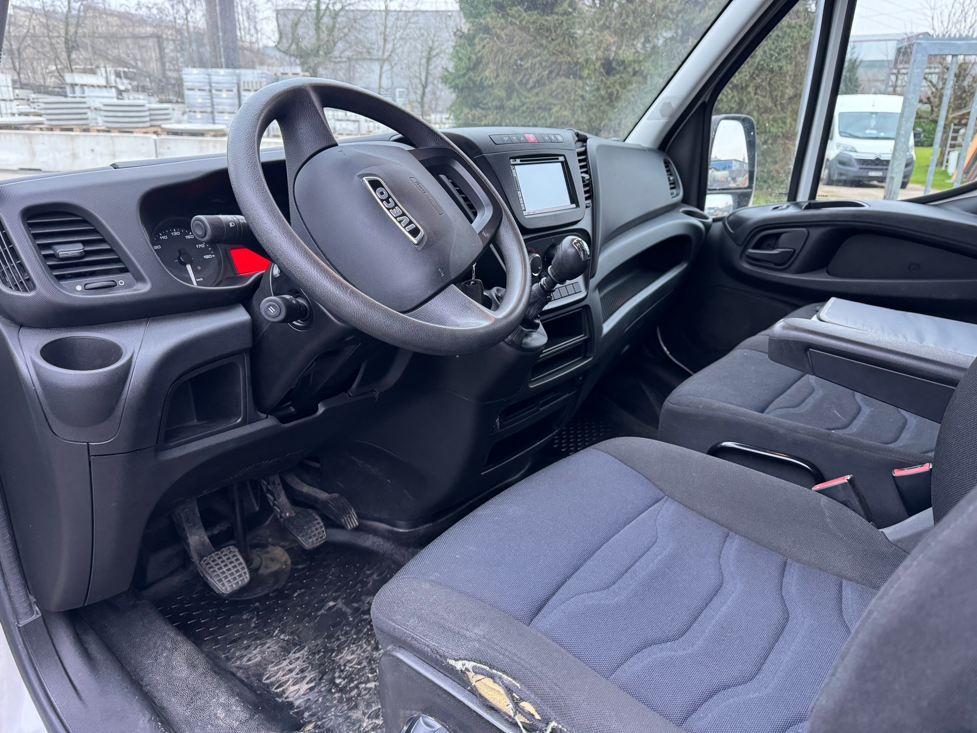 IVECO 33 S 16 V-image-8