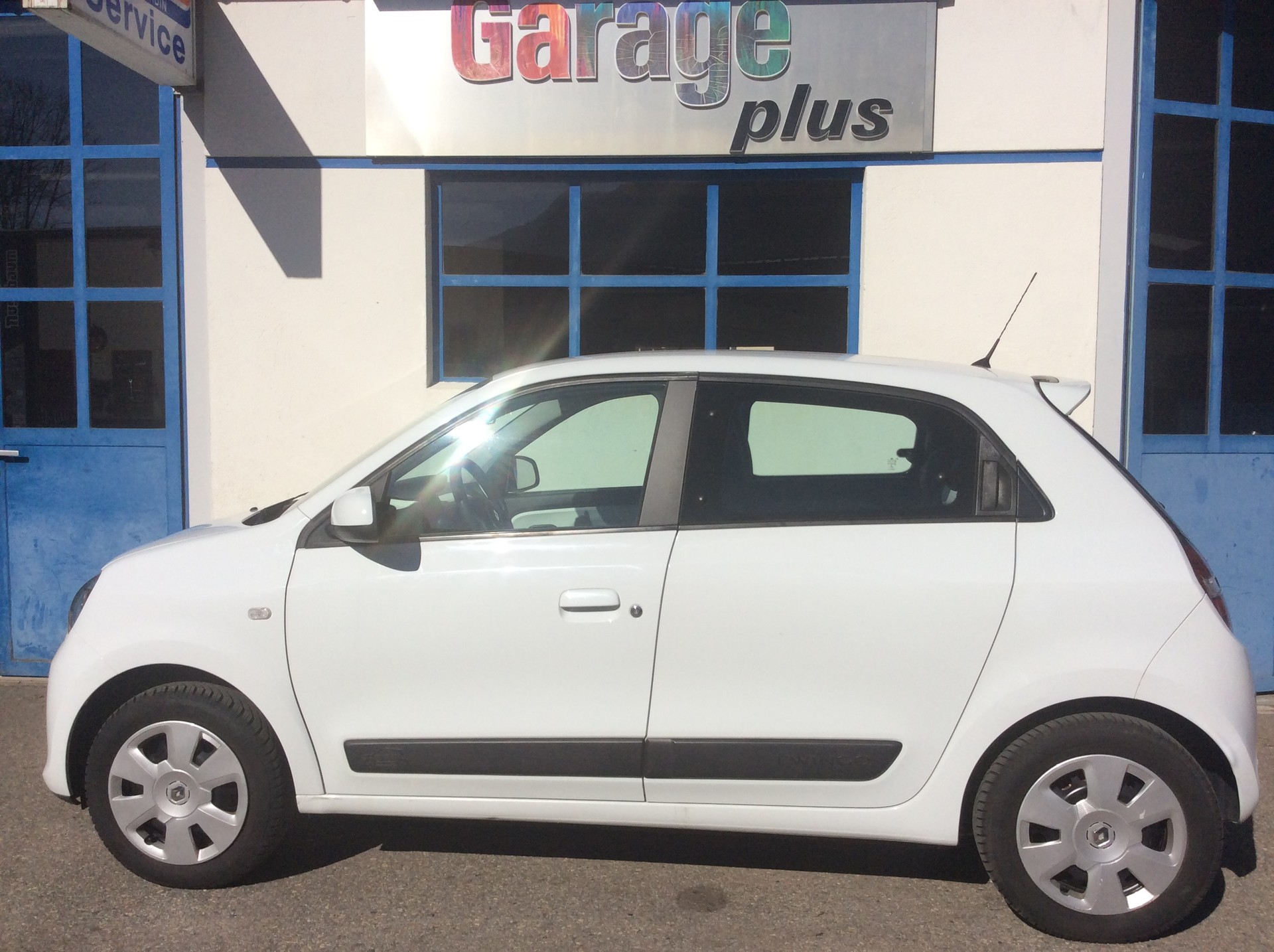 RENAULT Twingo 1.0 Zen-image-1