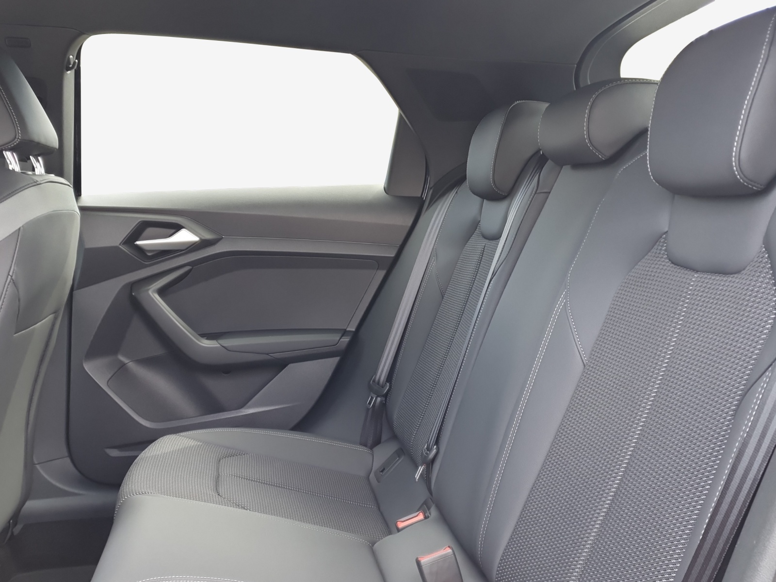 AUDI A1 Sportback 30 TFSI S Line Attraction S-tronic-image-11