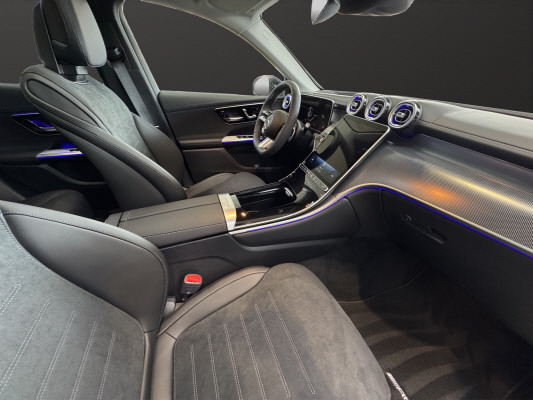 MERCEDES-BENZ GLC 300 4Matic 9G-Tronic-image-11
