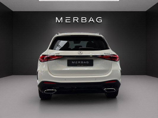 MERCEDES-BENZ GLC 300 4Matic 9G-Tronic-image-4