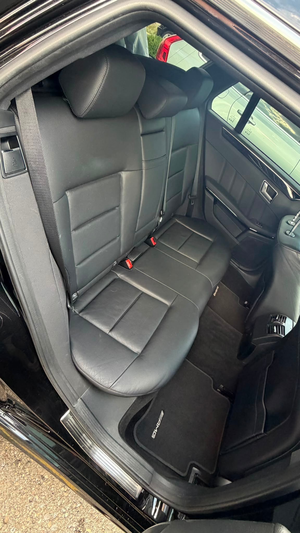 MERCEDES-BENZ E 350 CDI BlueEff. Avantgarde 4Matic 7G-Tronic-image-8