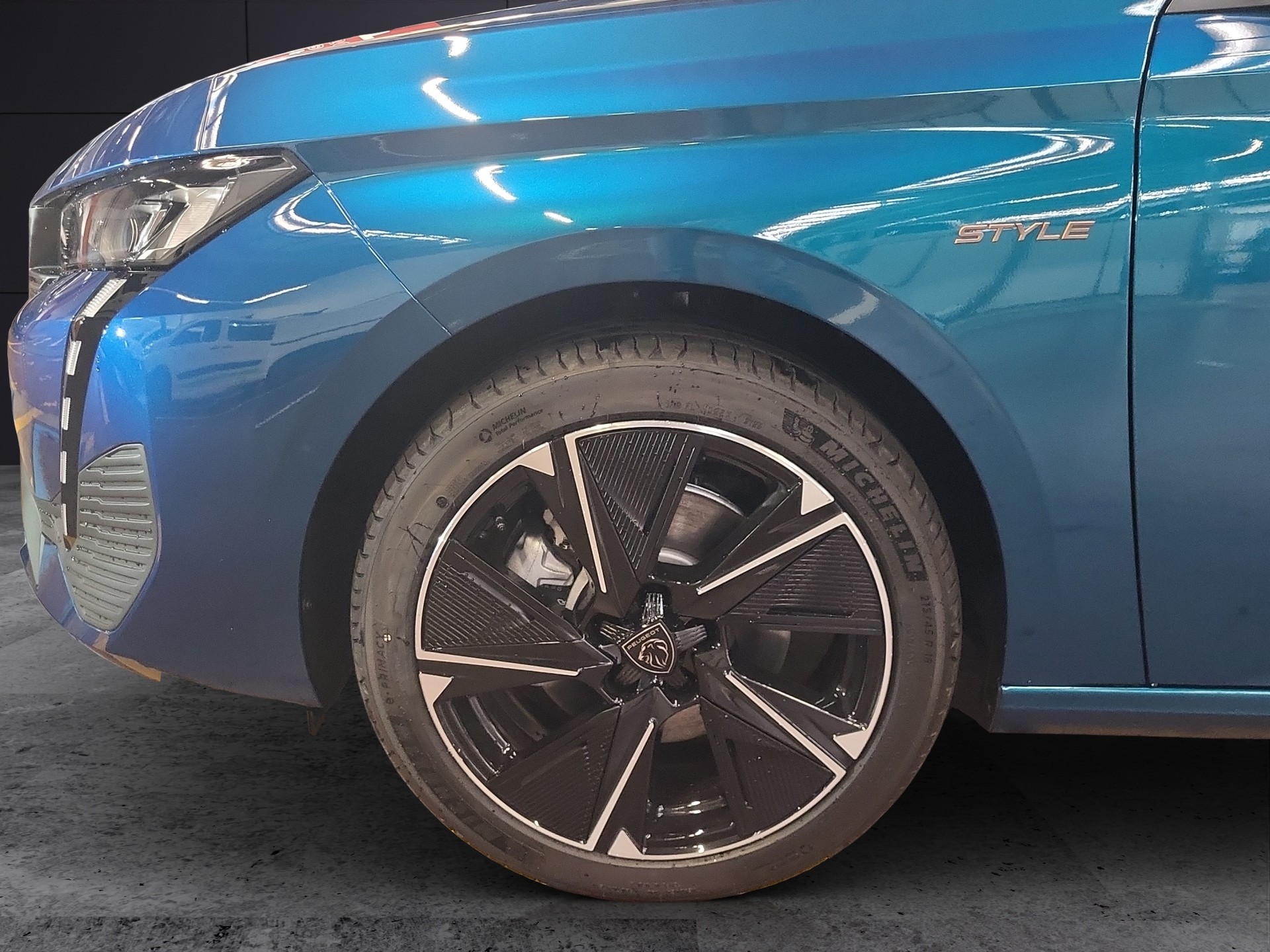 PEUGEOT 308 54kWh Style-image-3
