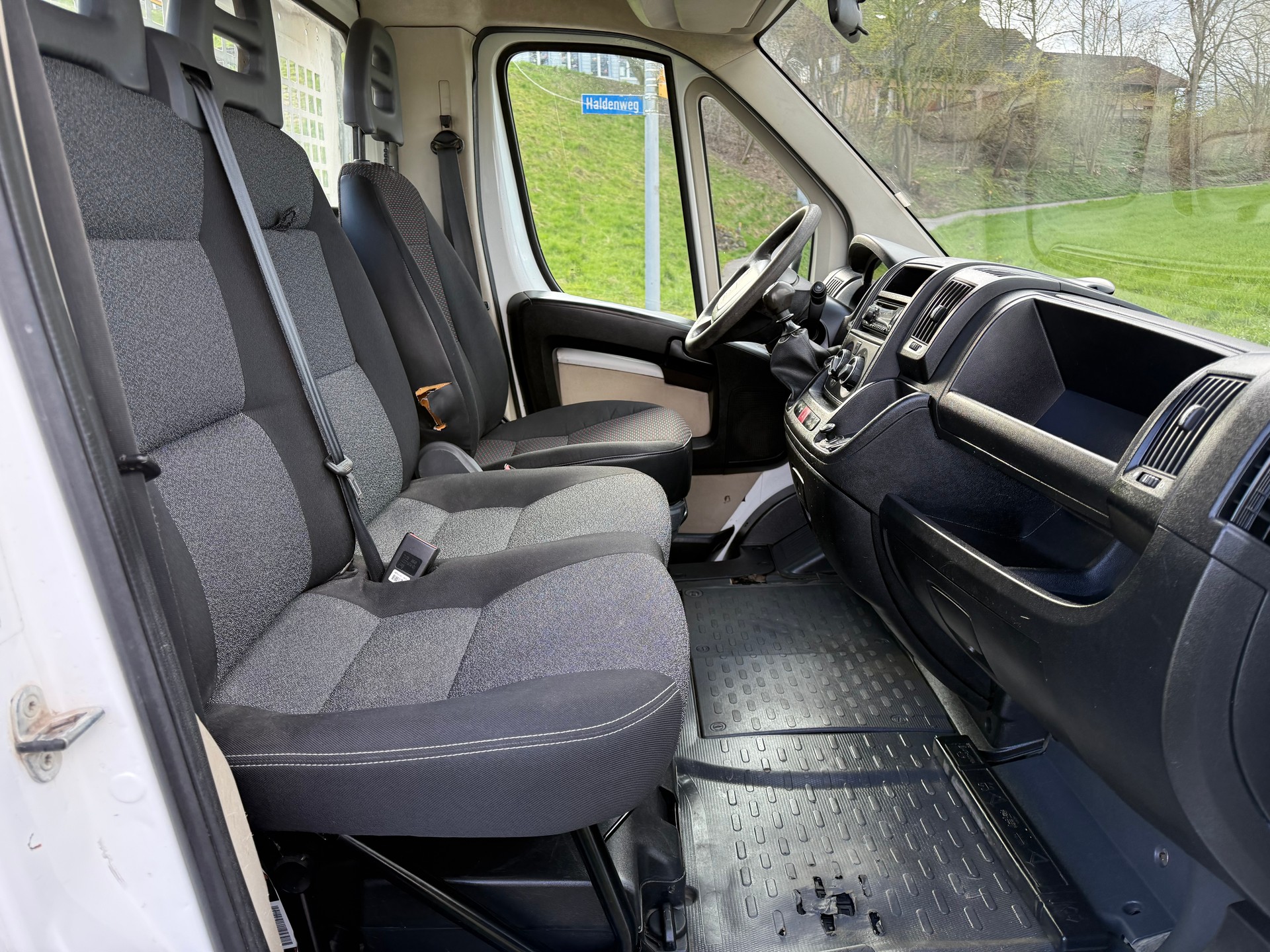 PEUGEOT Boxer 2.2 HDI 335 Active L2-image-5