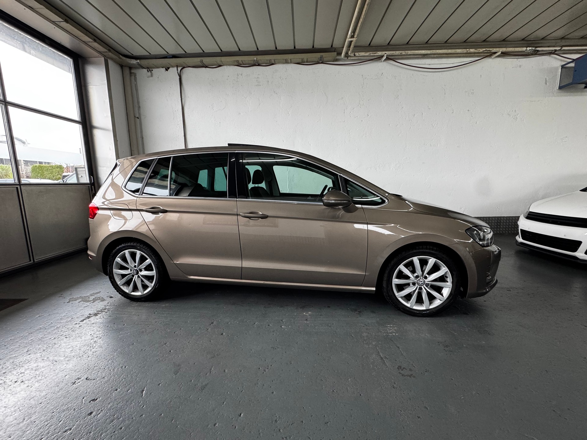 VW Golf Sportsvan 1.4 TSI Highline DSG-image-8
