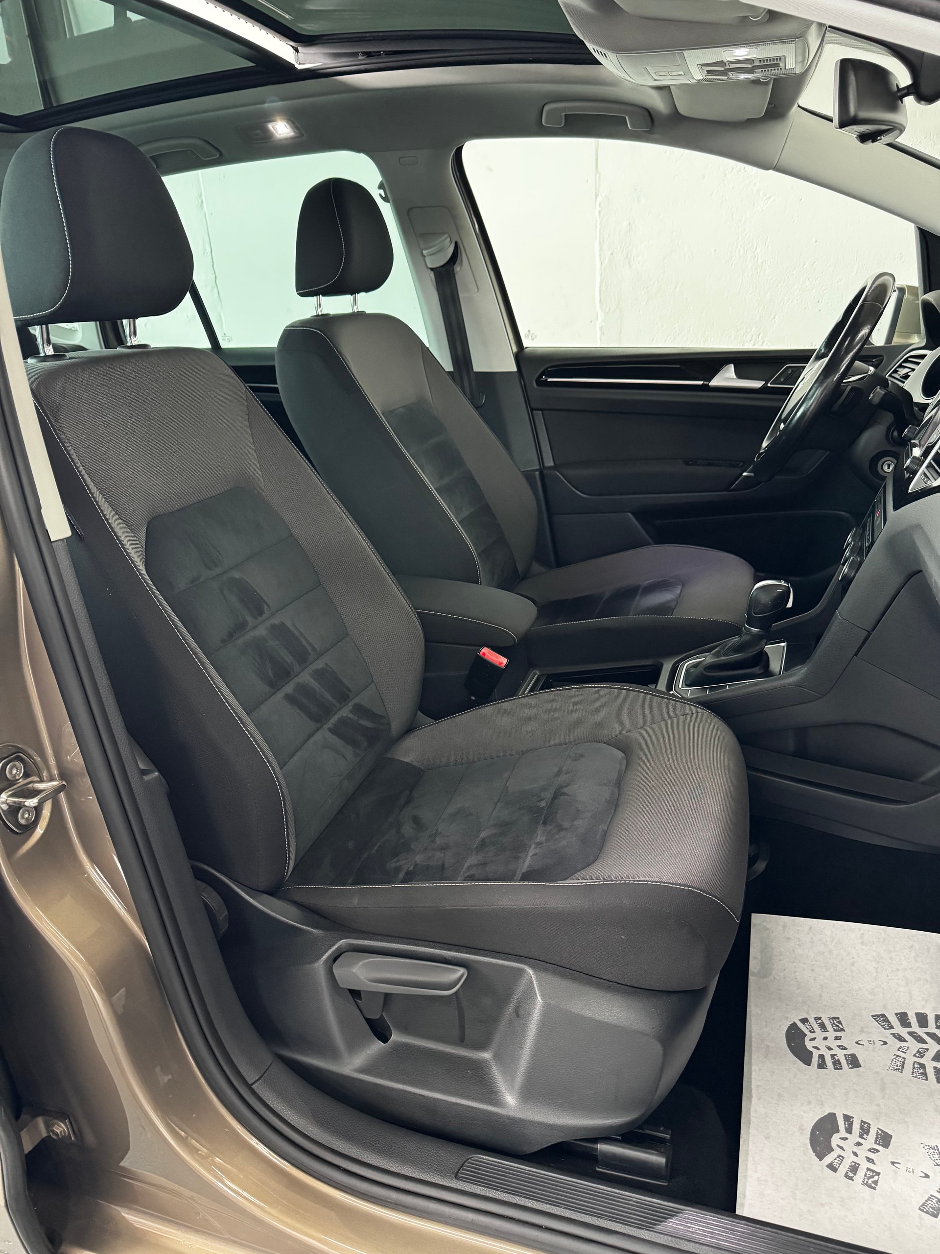 VW Golf Sportsvan 1.4 TSI Highline DSG-image-23