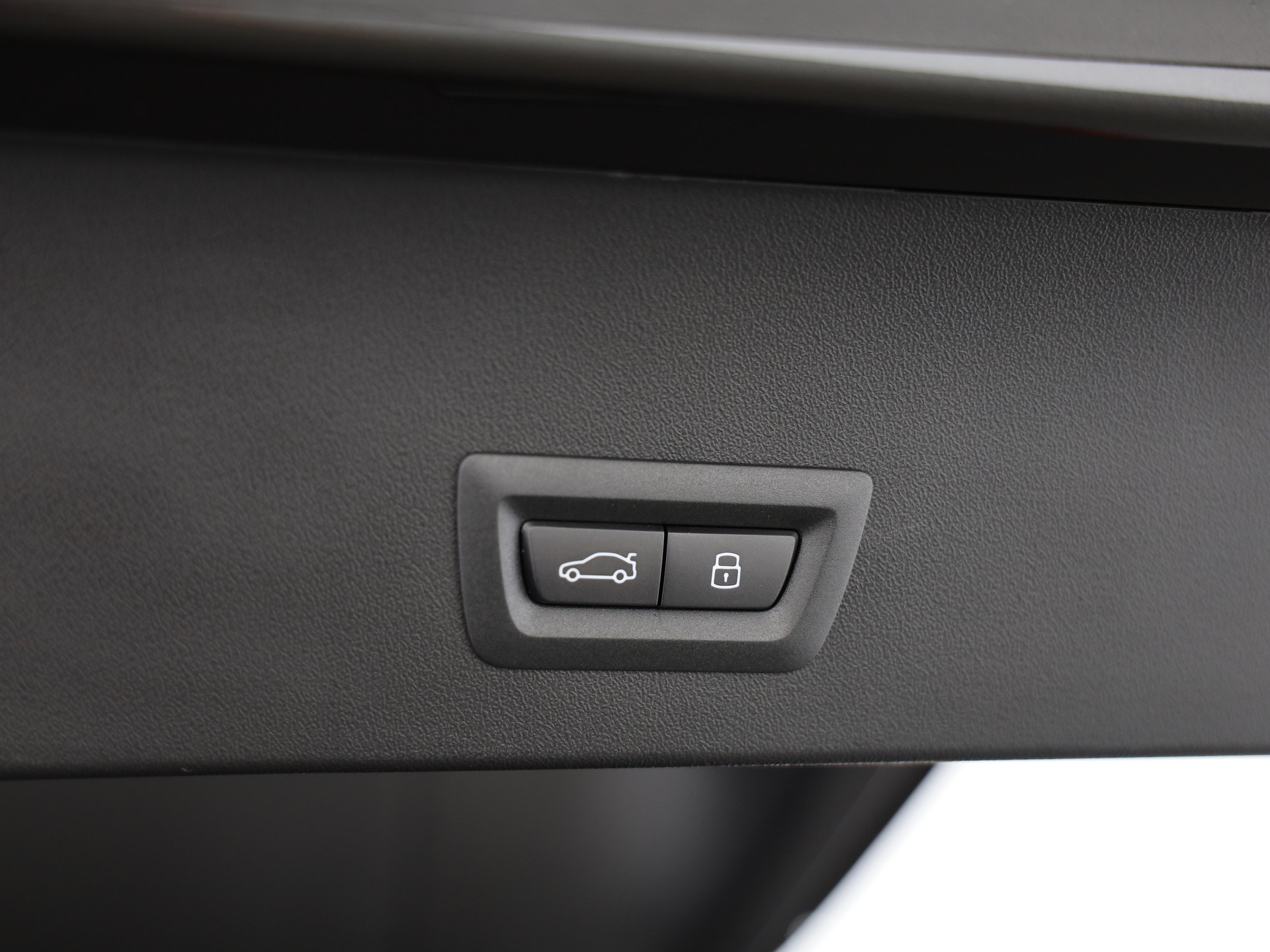 BMW X3 M50i-image-10