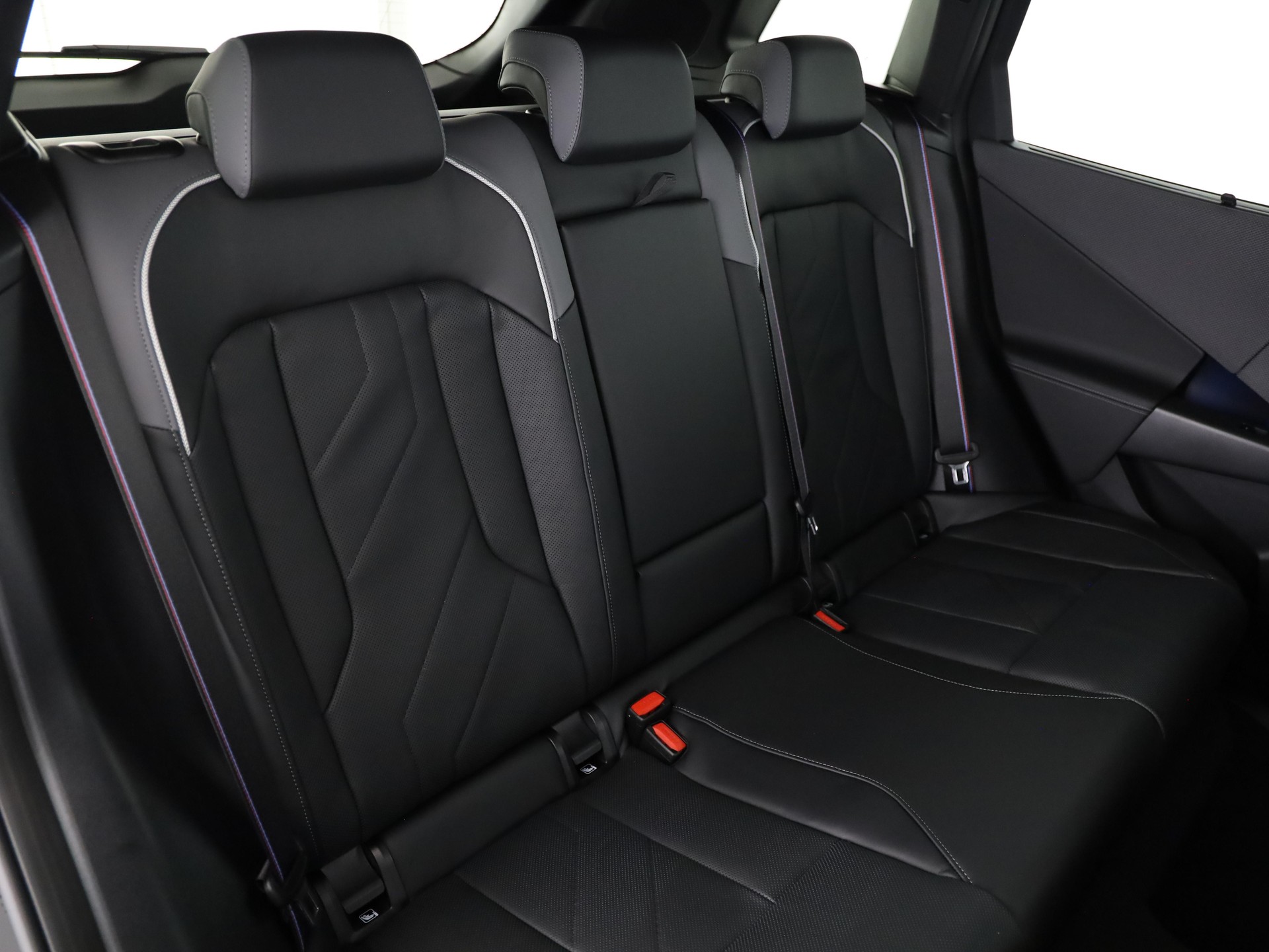 BMW X3 M50i-image-16