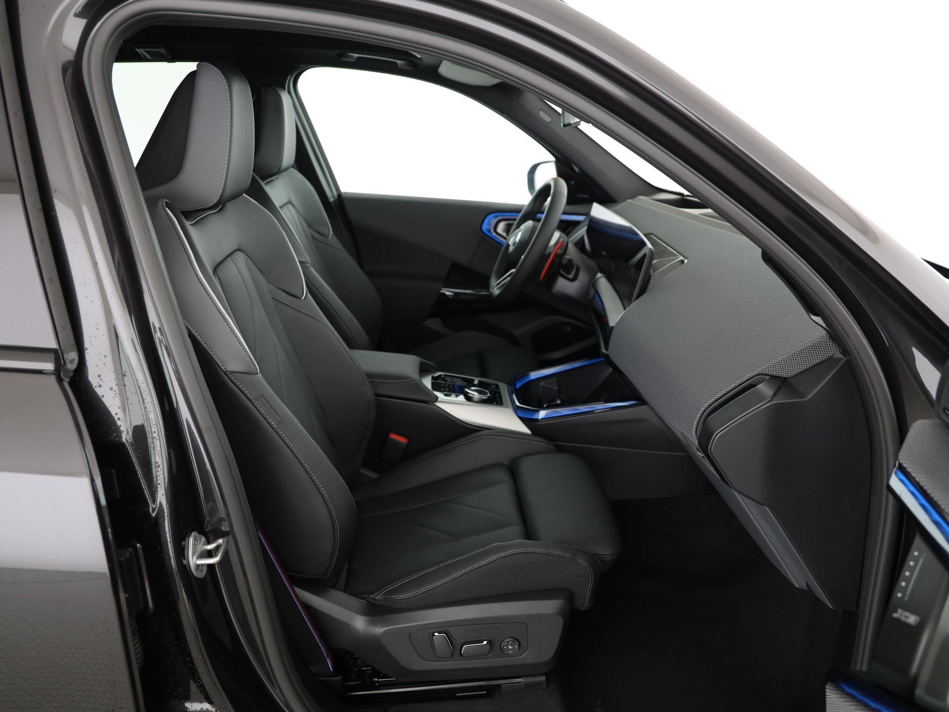 BMW X3 M50i-image-15