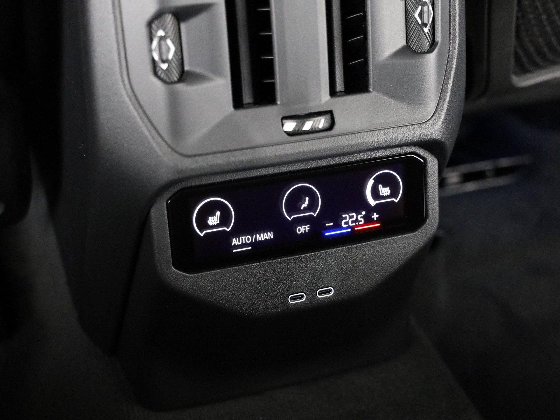 BMW X3 M50i-image-22