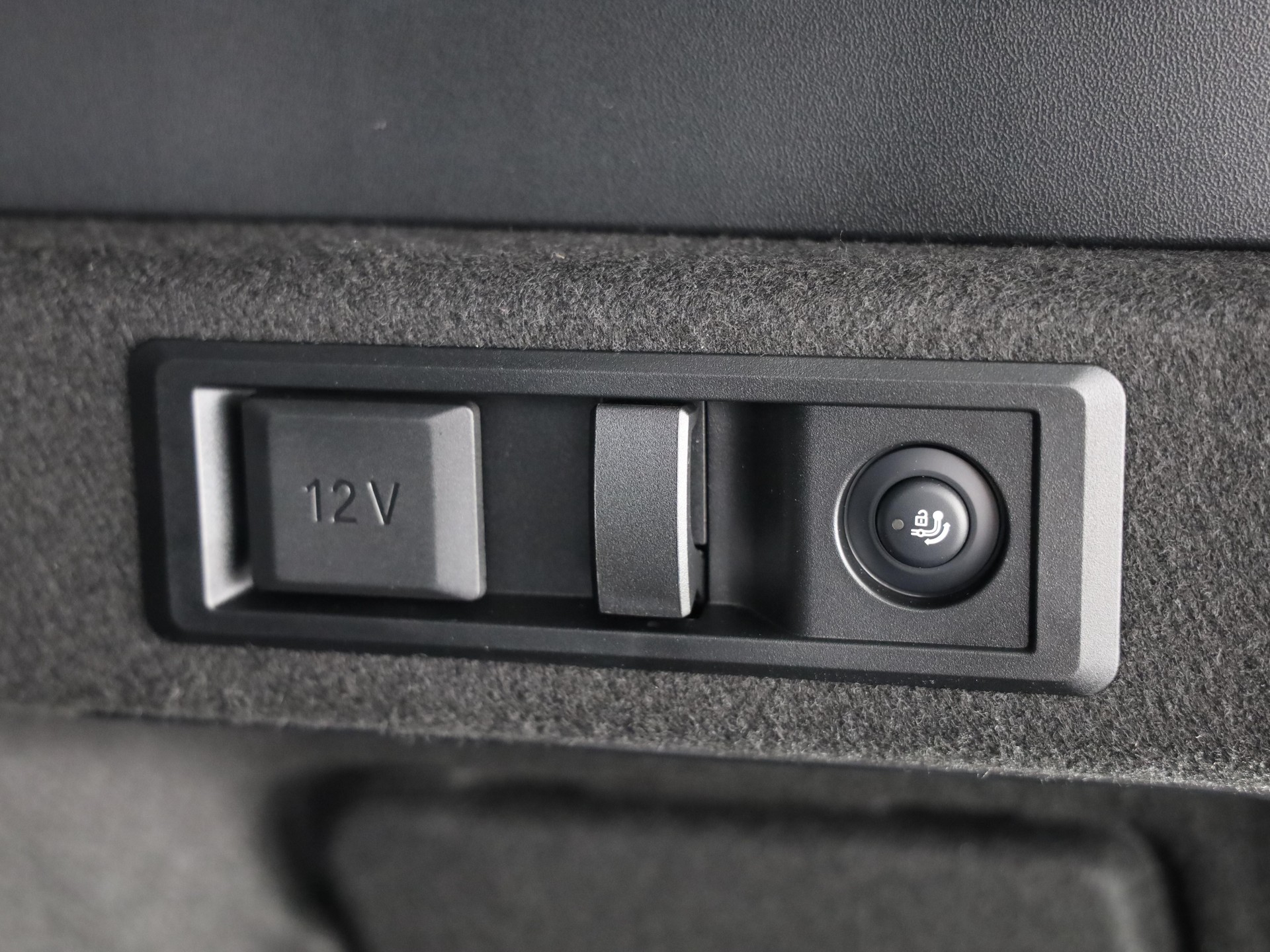 BMW X3 M50i-image-9