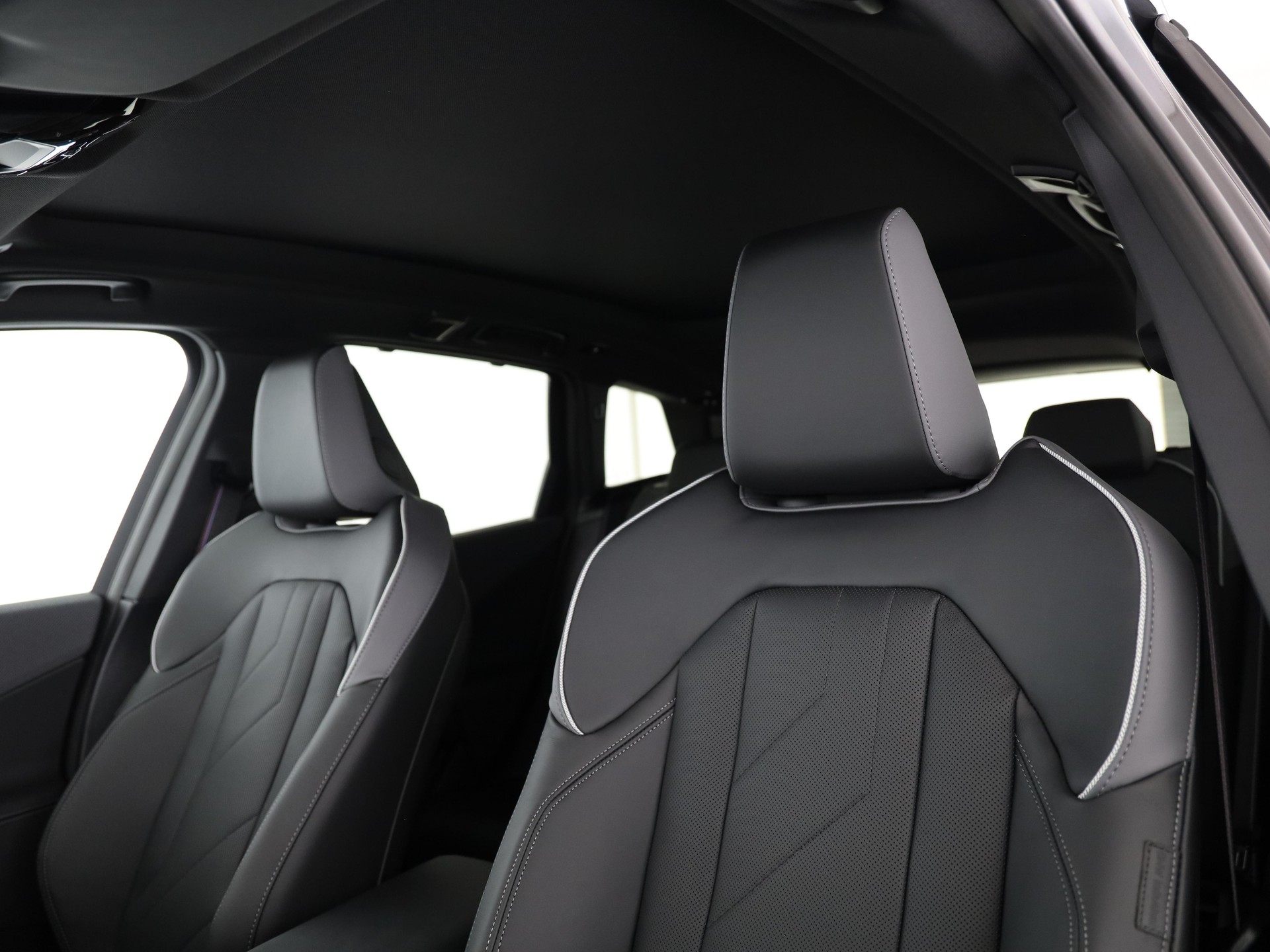 BMW X3 M50i-image-12