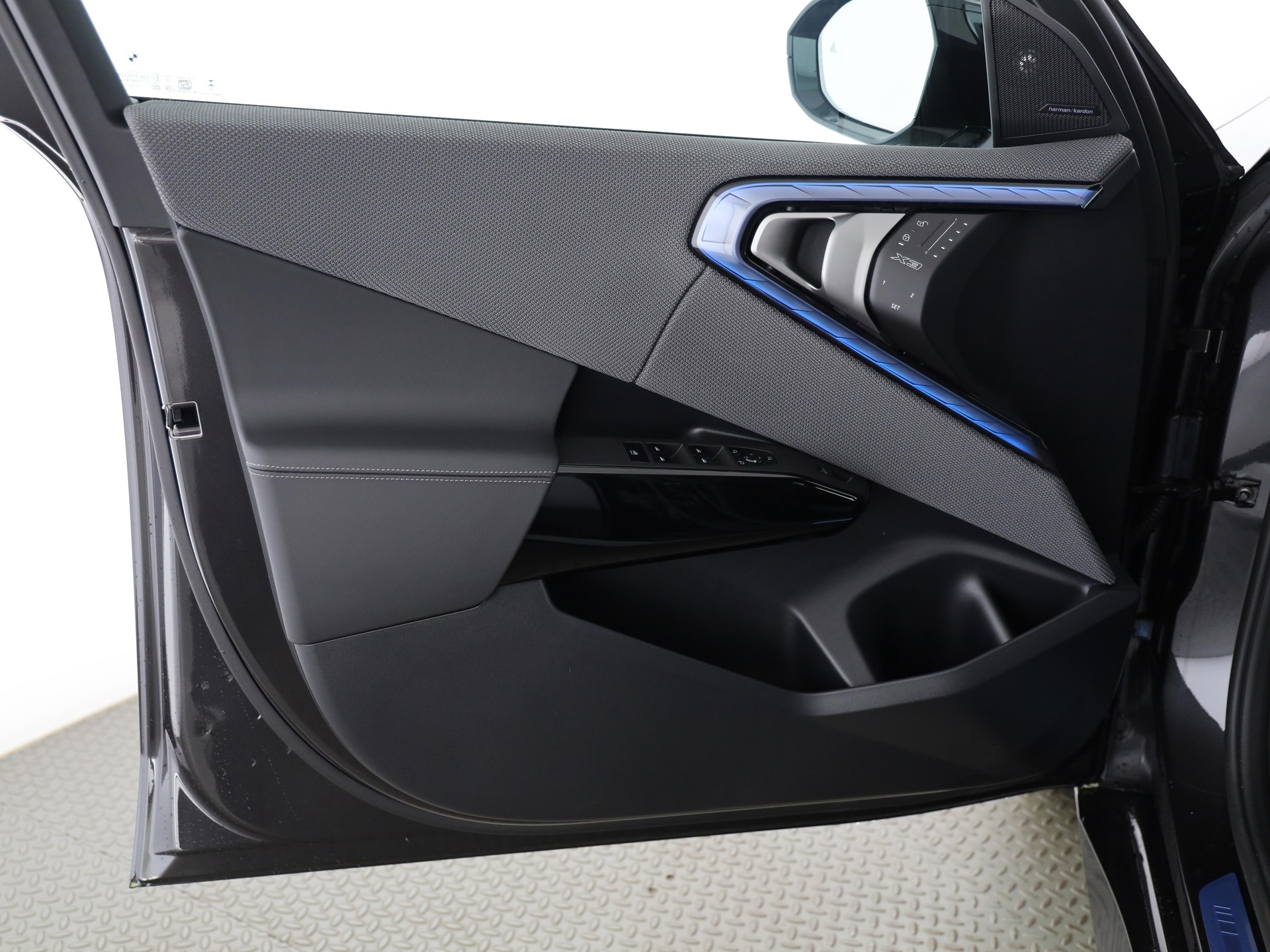 BMW X3 M50i-image-11