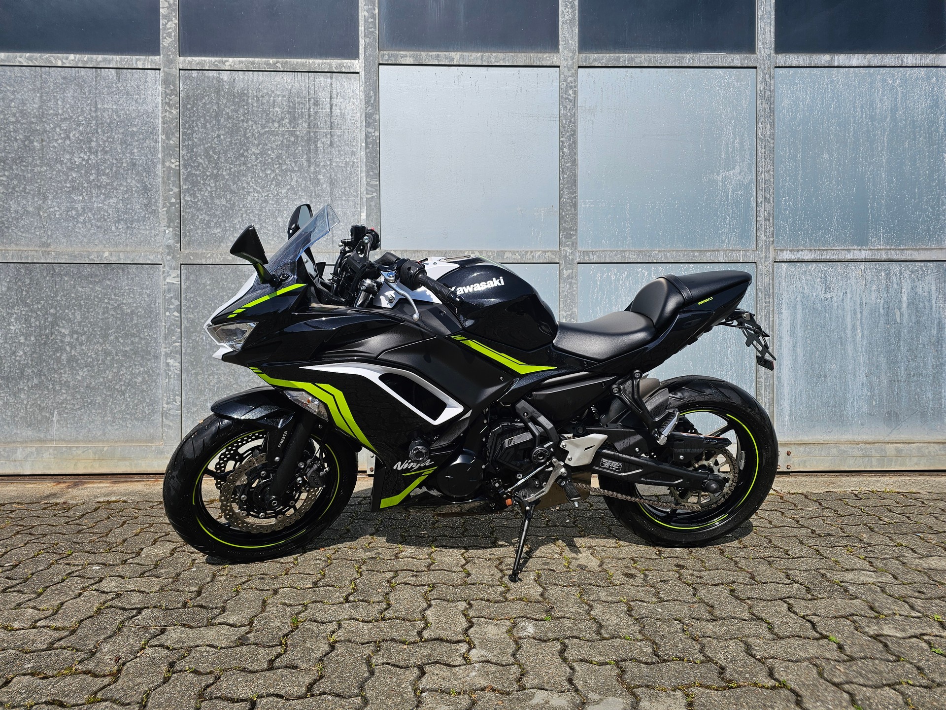KAWASAKI Ninja 650 (35kW)-showroom-element-1