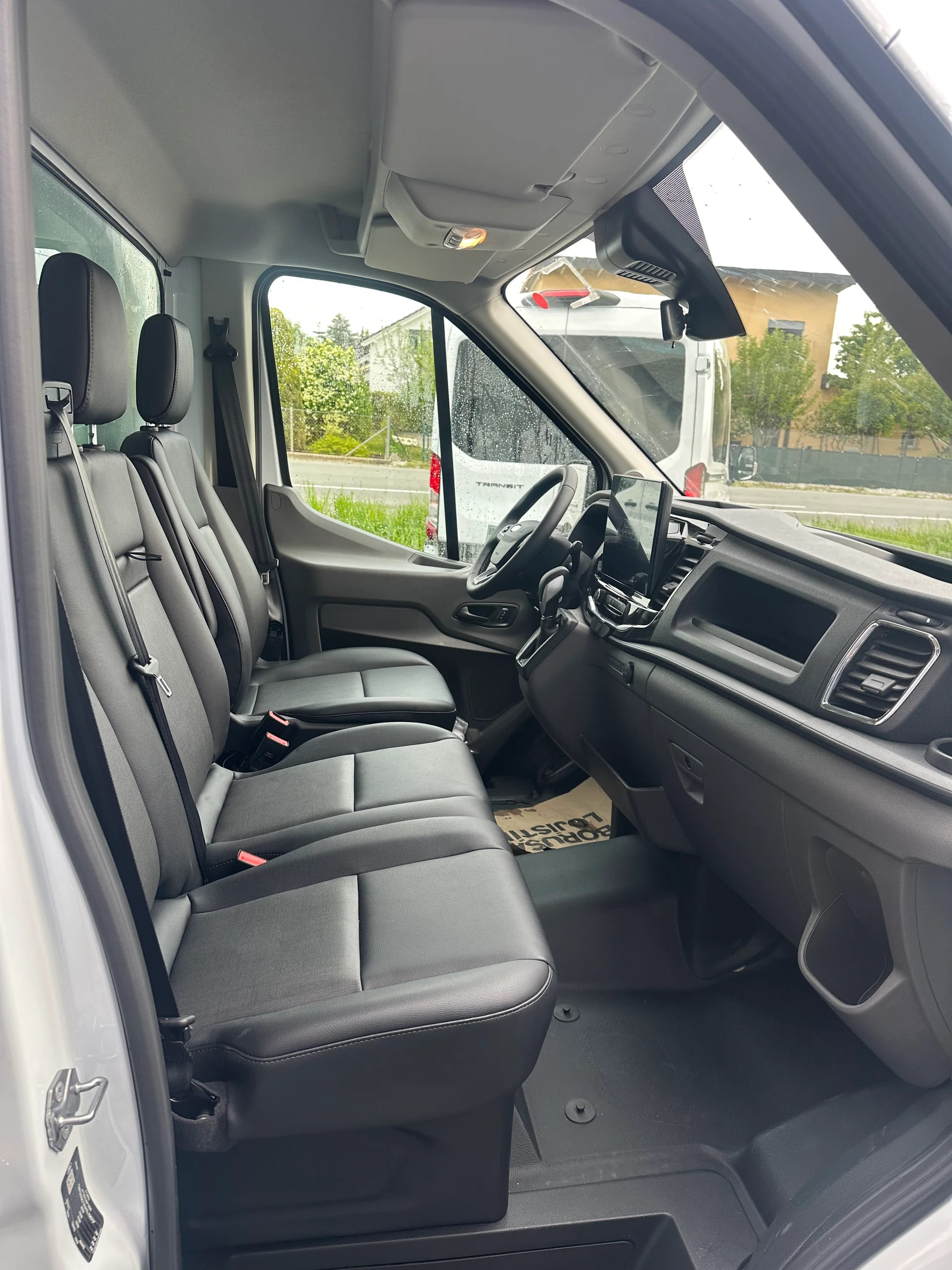 FORD Transit cab.-ch. 350 L4 2.0 Ec Trend/165CV/HD/Aut.-image-12