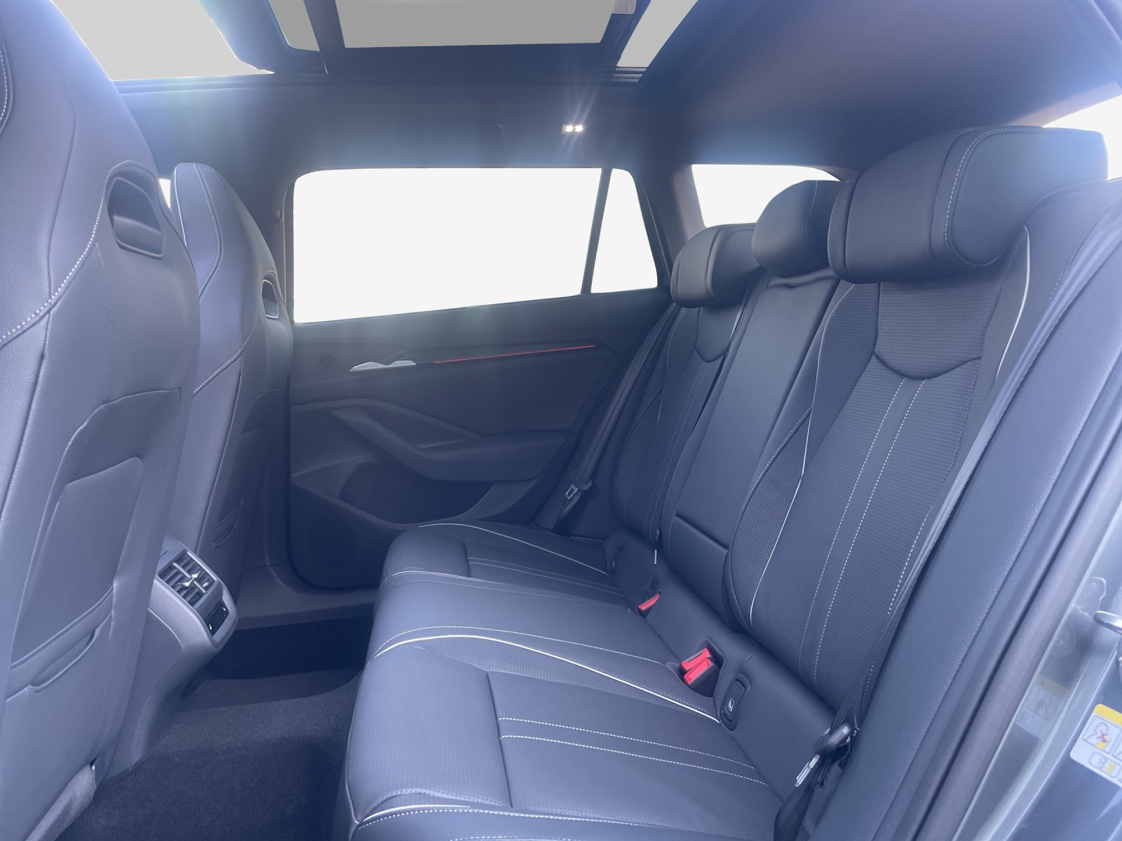 SKODA Superb Combi 1.5 TSI PHEV Sportline DSG-image-11