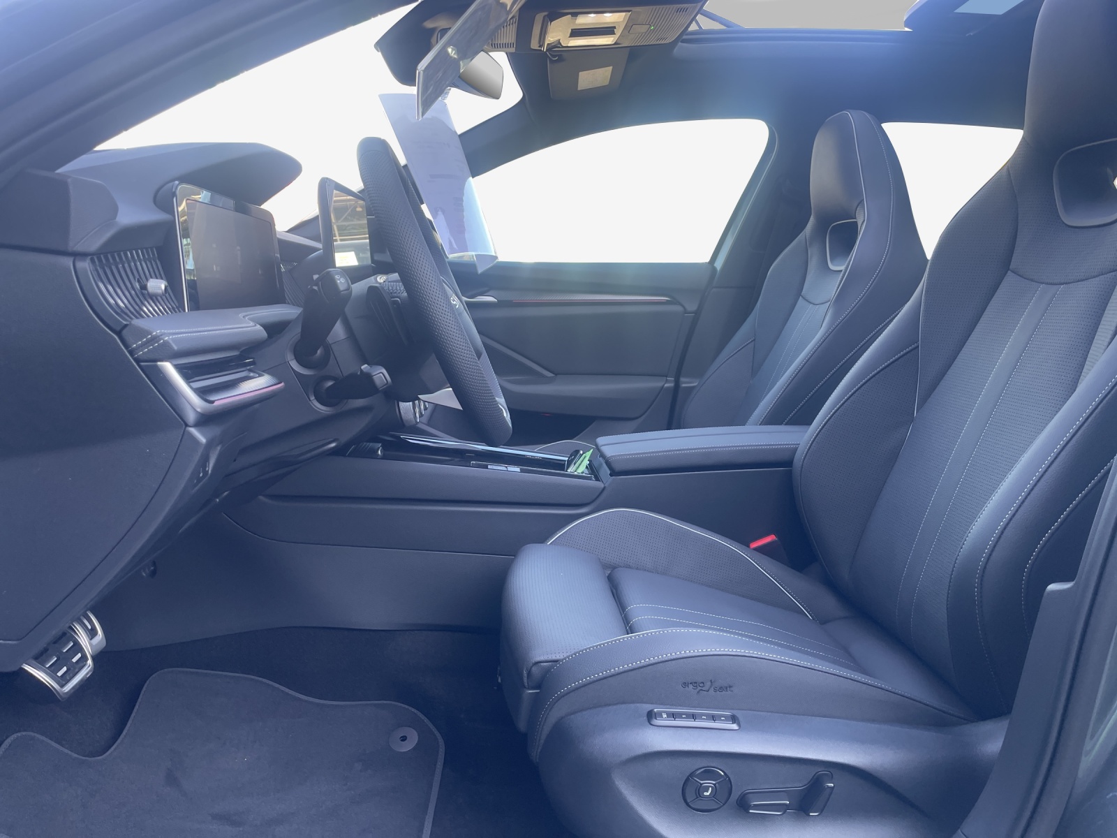 SKODA Superb Combi 1.5 TSI PHEV Sportline DSG-image-7