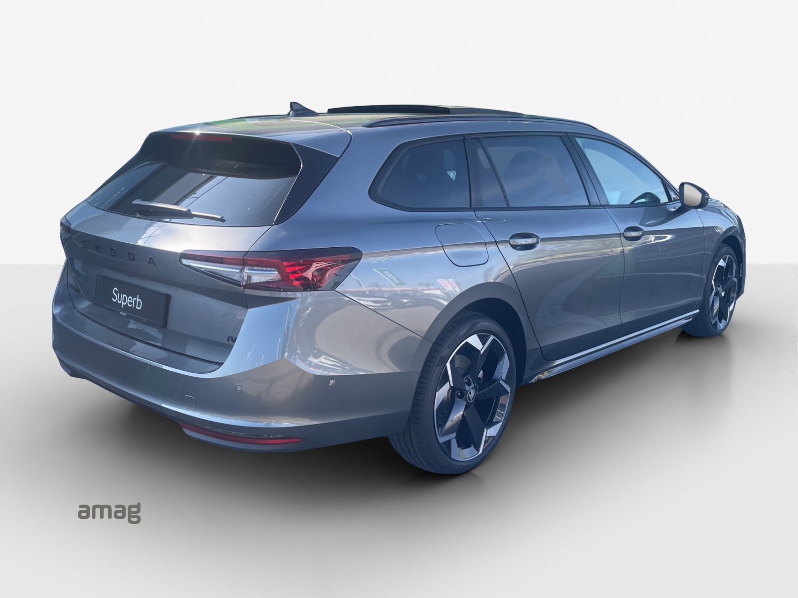 SKODA Superb Combi 1.5 TSI PHEV Sportline DSG-image-4