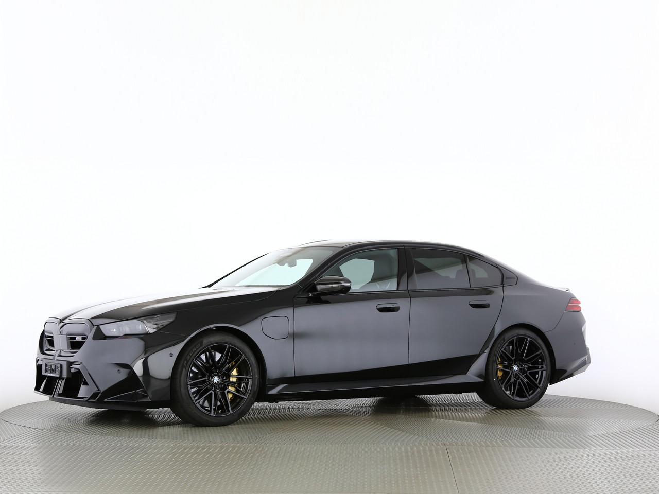 BMW M5 xDrive-showroom-element-3