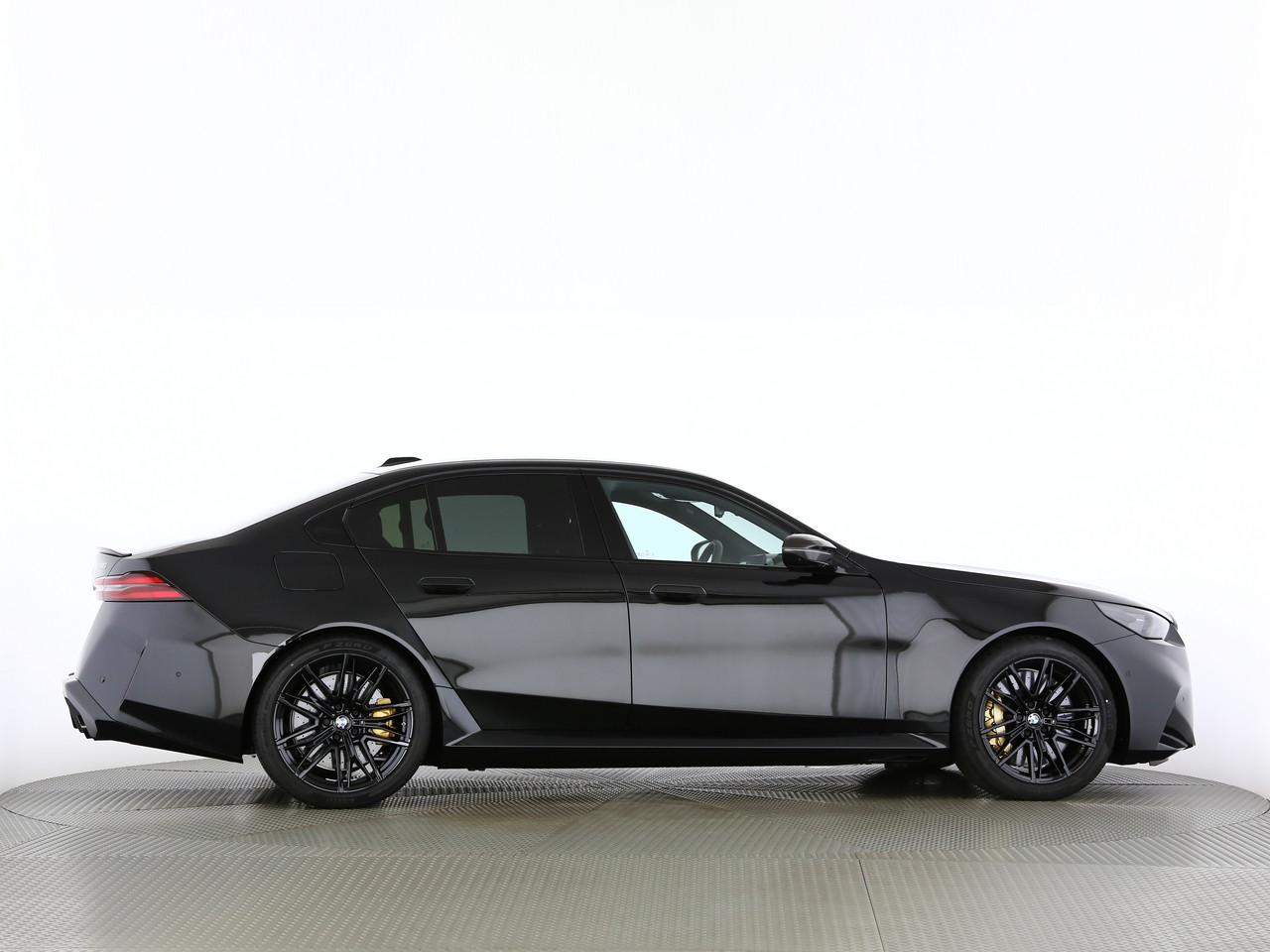 BMW M5 xDrive-image-15