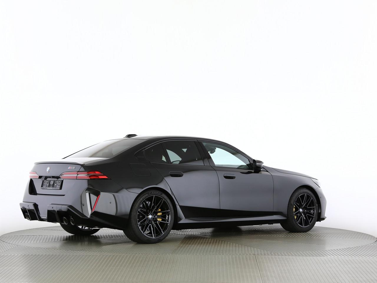 BMW M5 xDrive-image-13