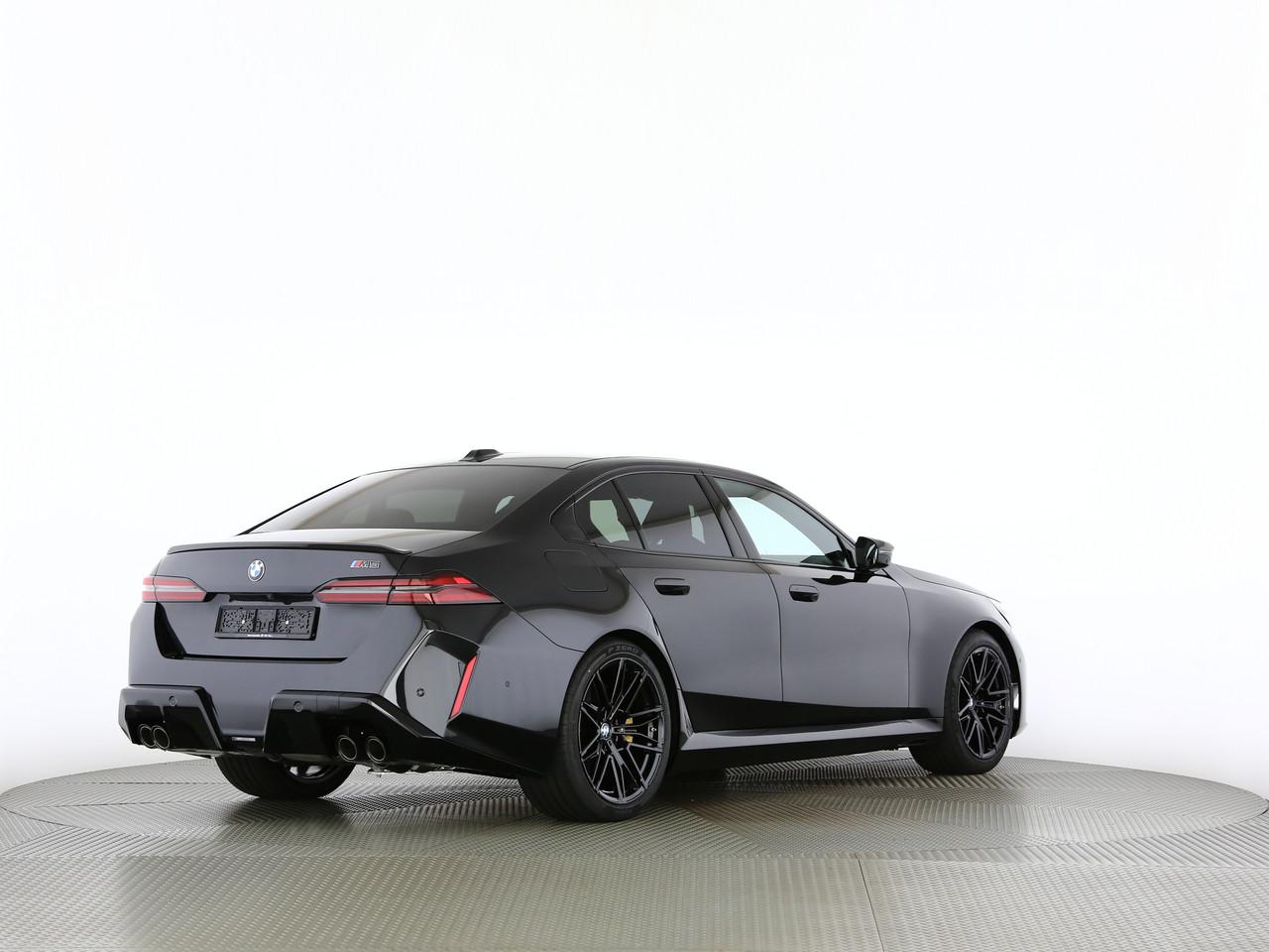 BMW M5 xDrive-image-12