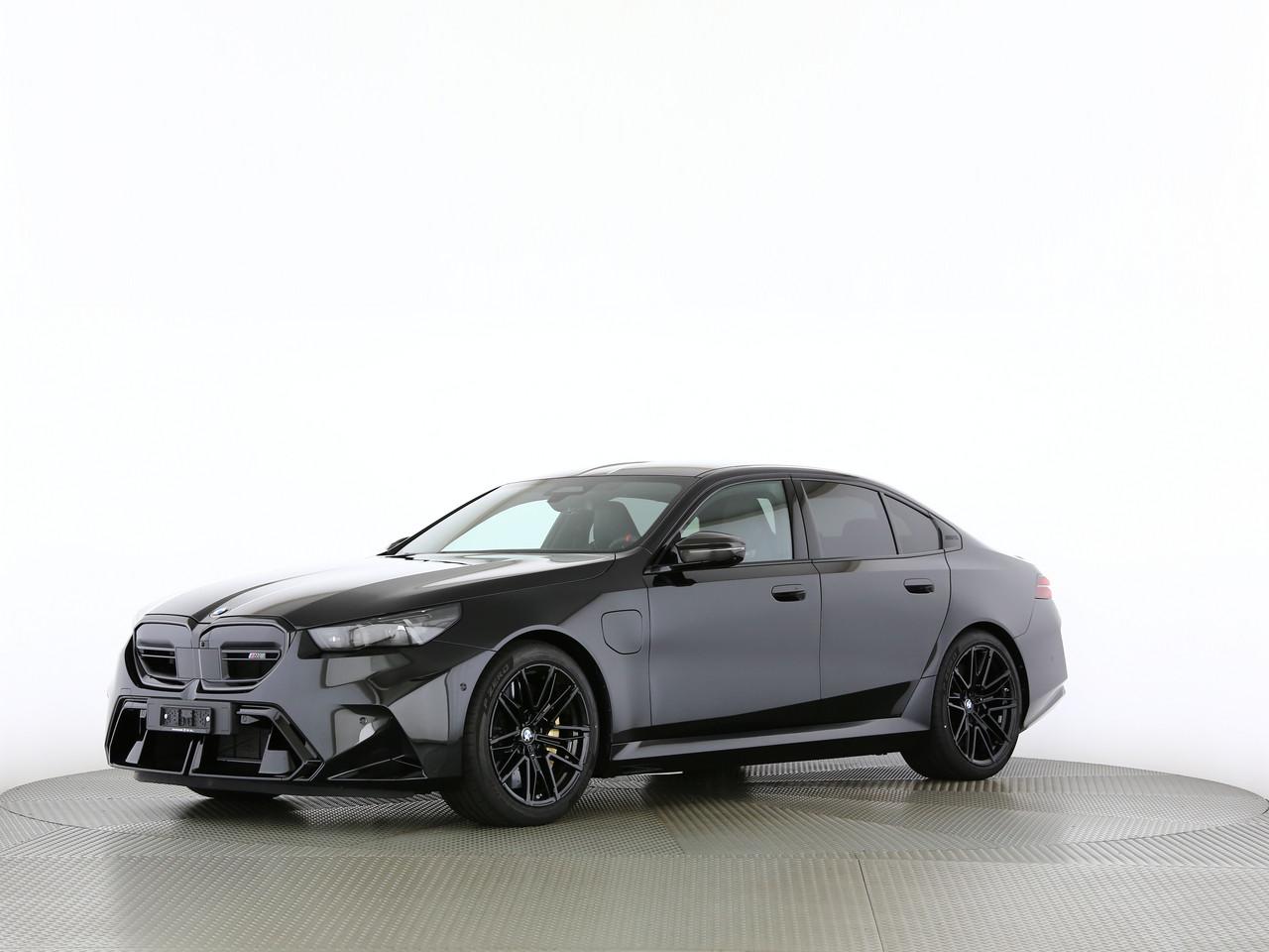 BMW M5 xDrive-showroom-element-2