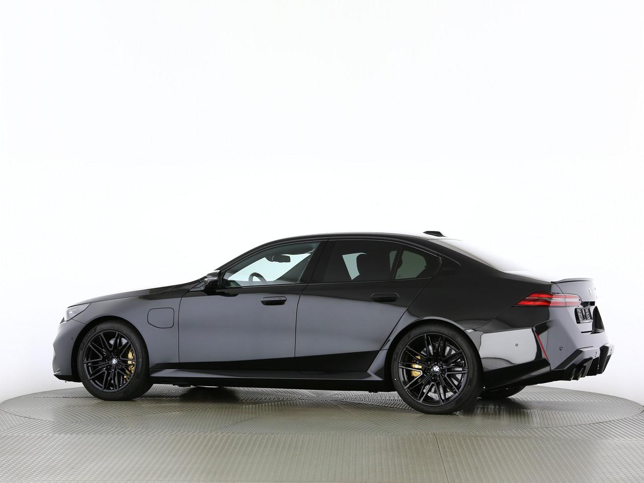 BMW M5 xDrive-image-7