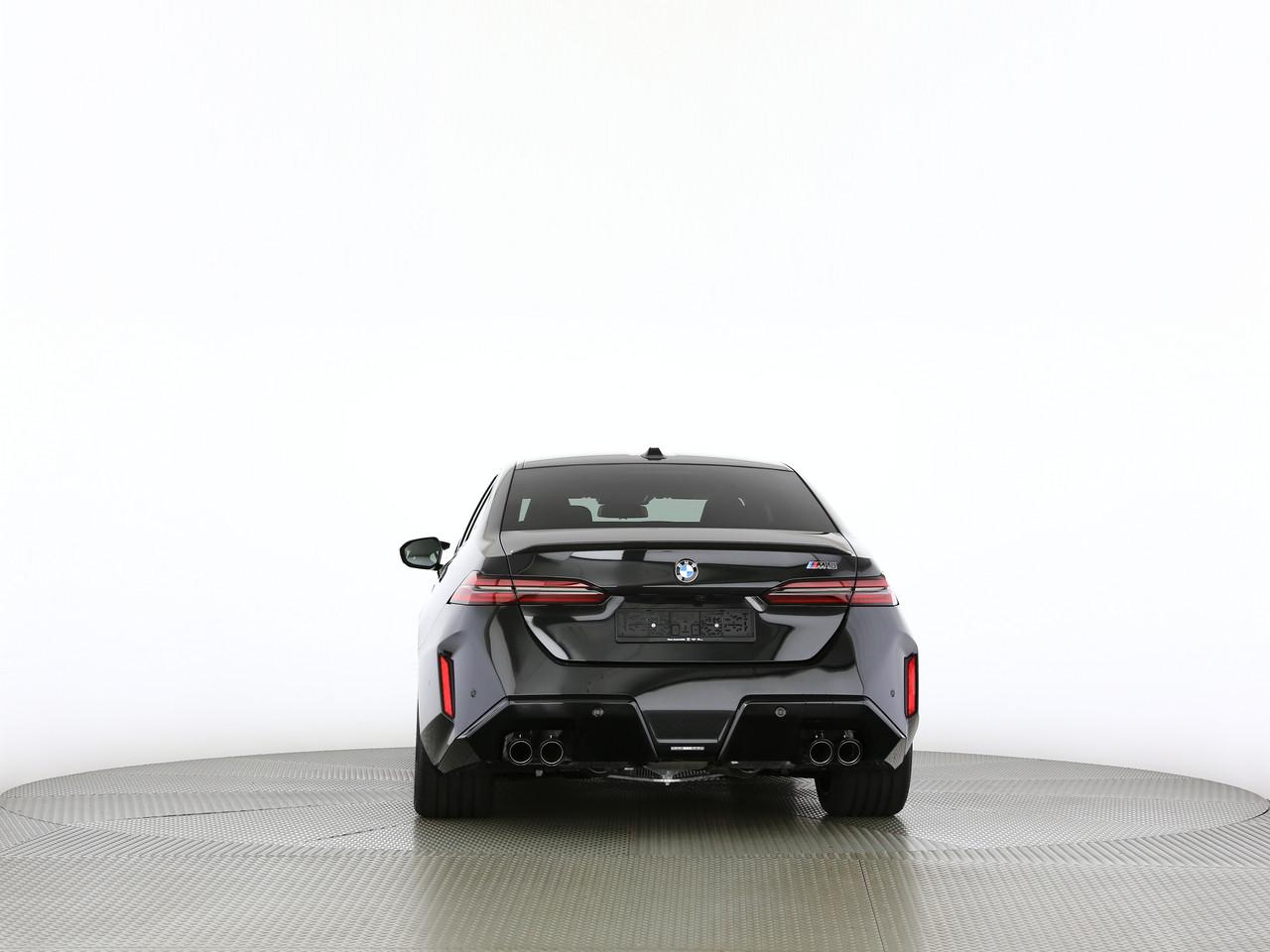 BMW M5 xDrive-image-10