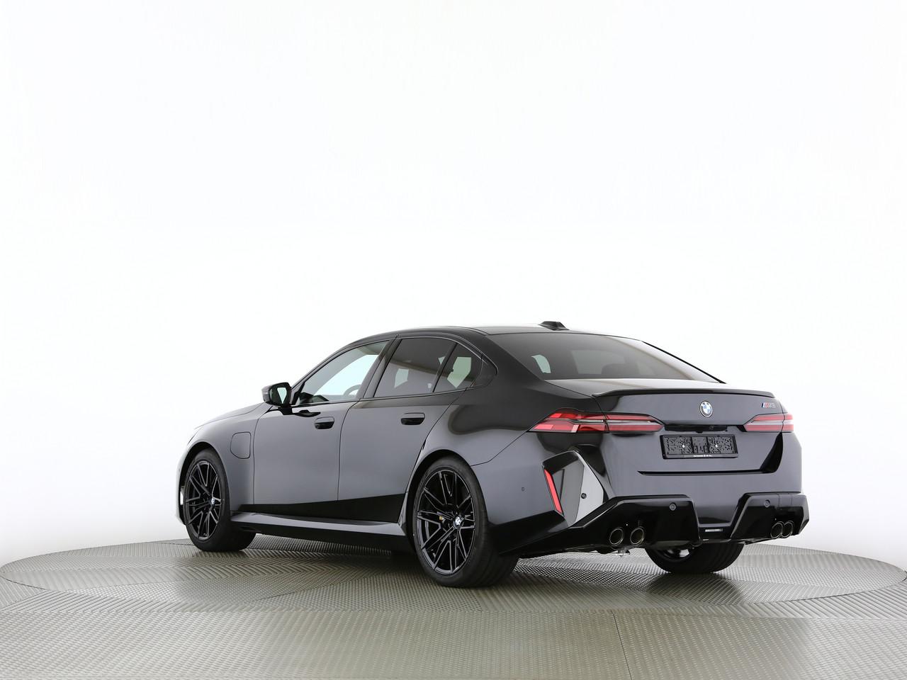 BMW M5 xDrive-image-8