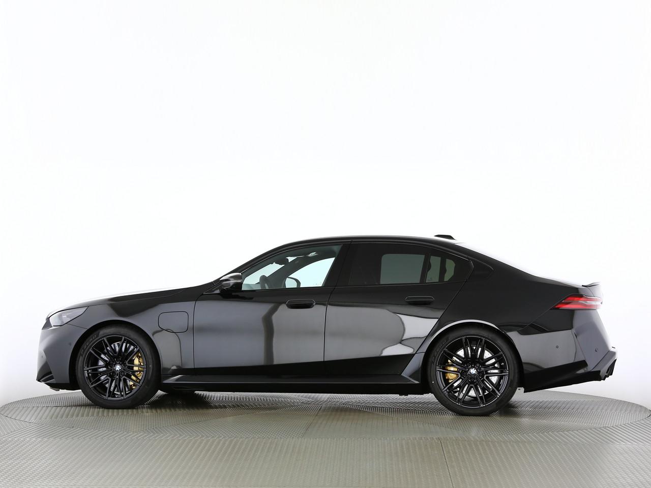 BMW M5 xDrive-image-6