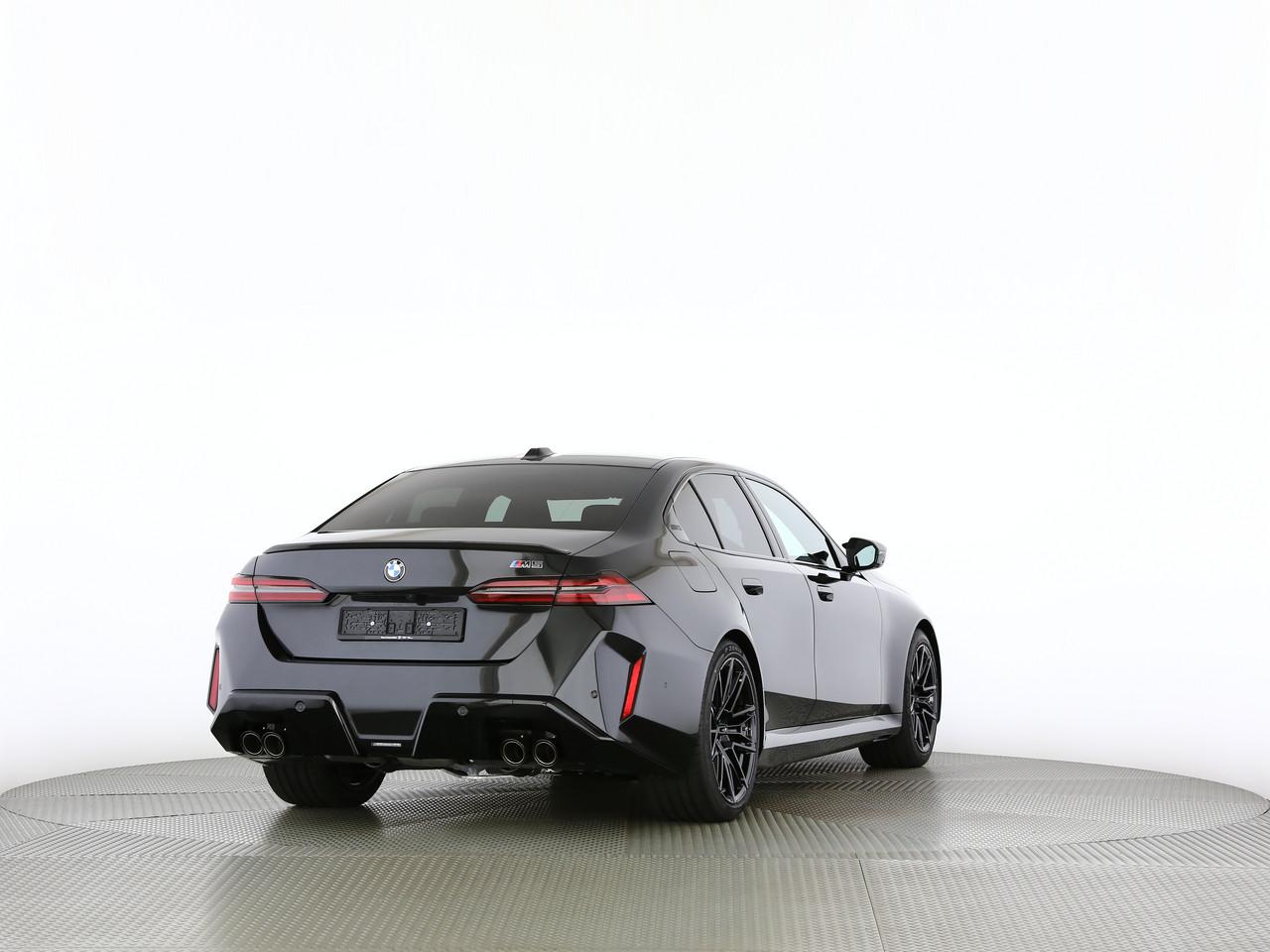 BMW M5 xDrive-image-12