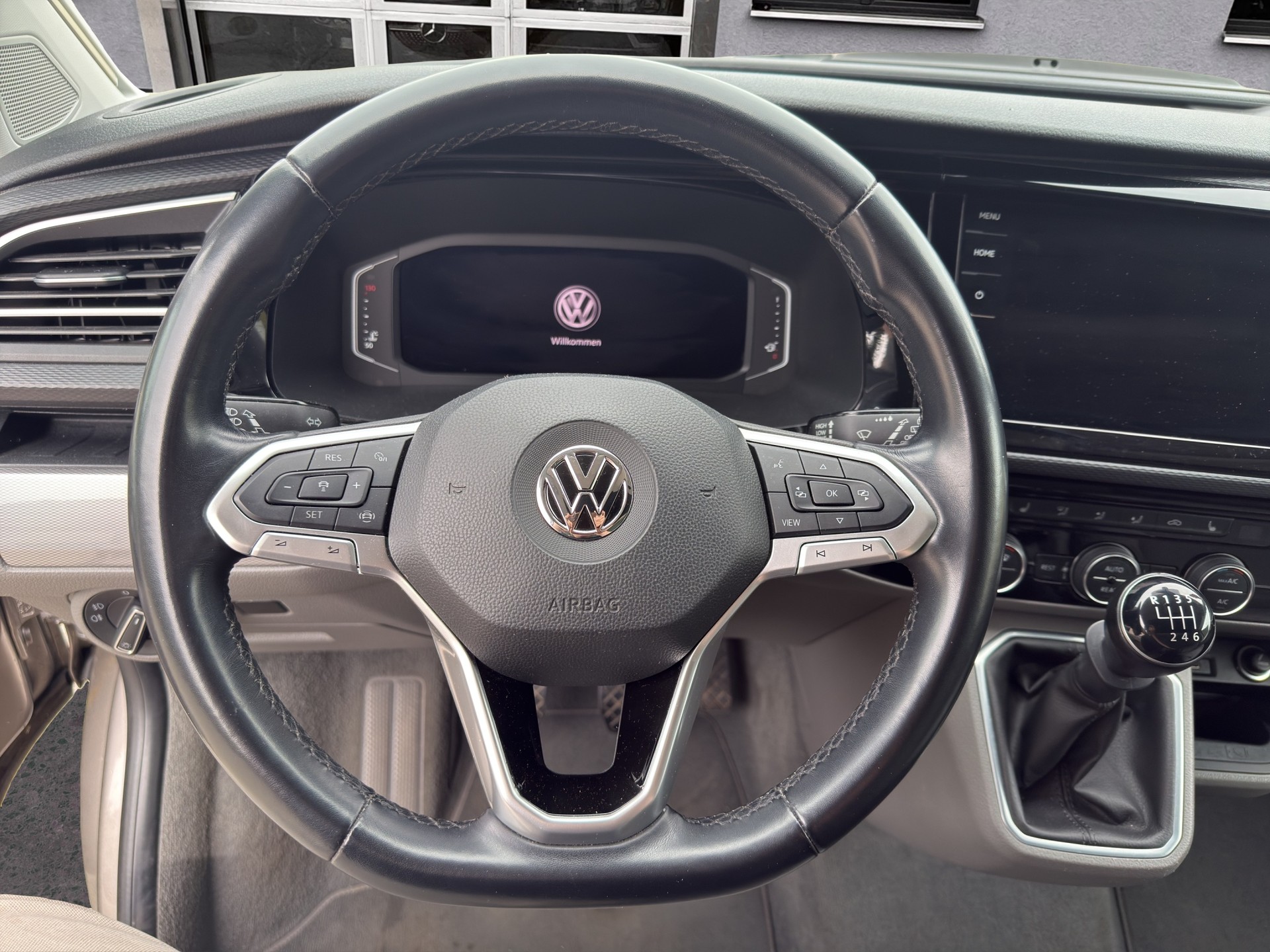 VW T6.1 California 2.0 TDI Ocean Bully-image-14