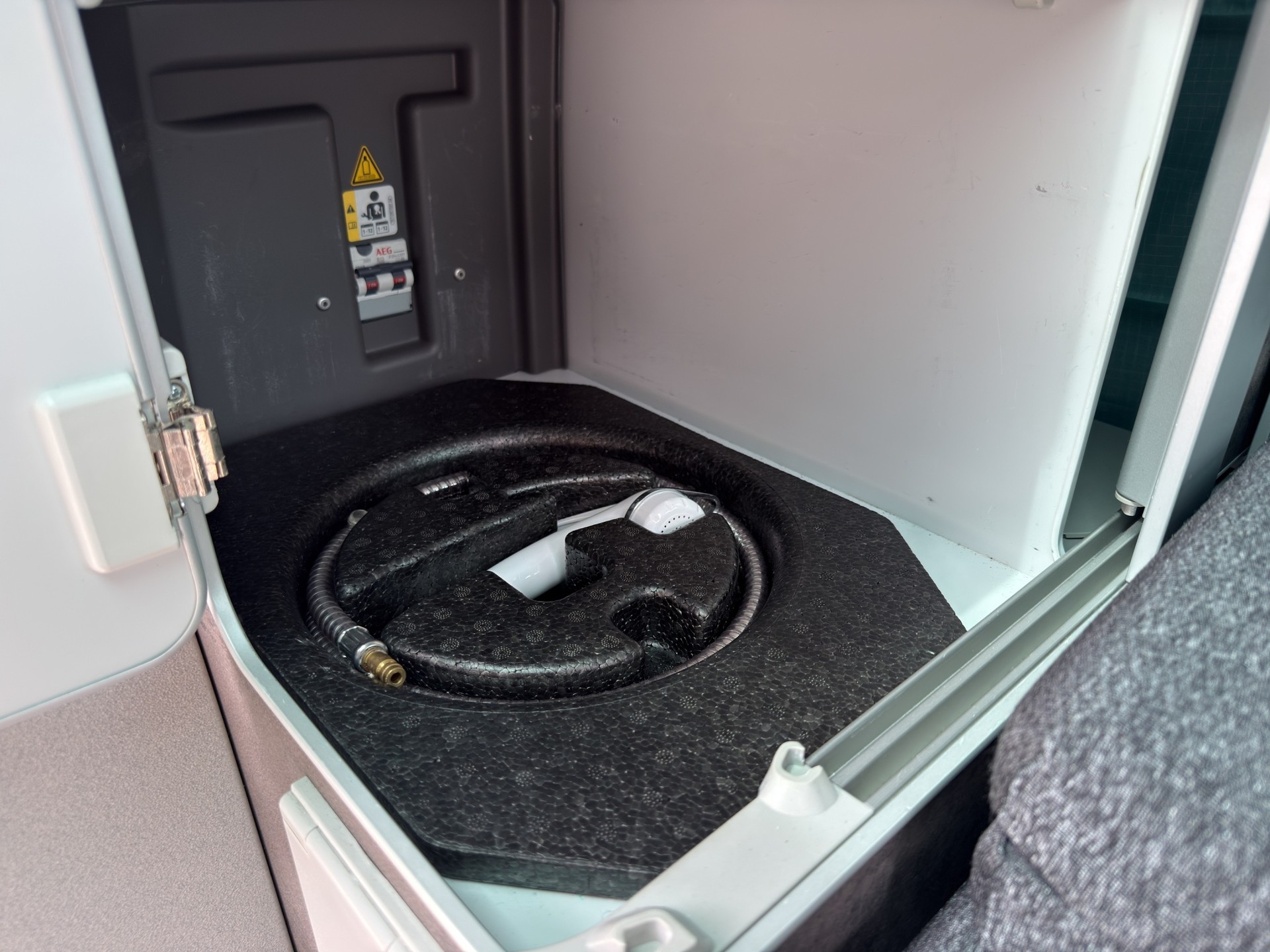 VW T6.1 California 2.0 TDI Ocean Bully-image-31