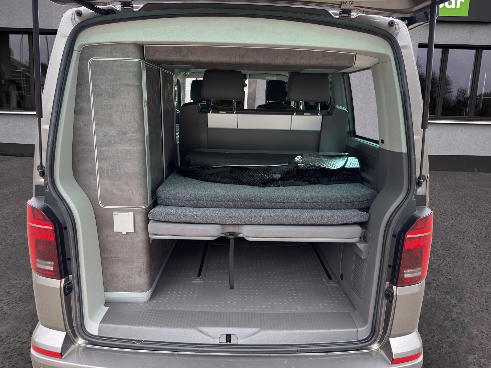 VW T6.1 California 2.0 TDI Ocean Bully-image-23