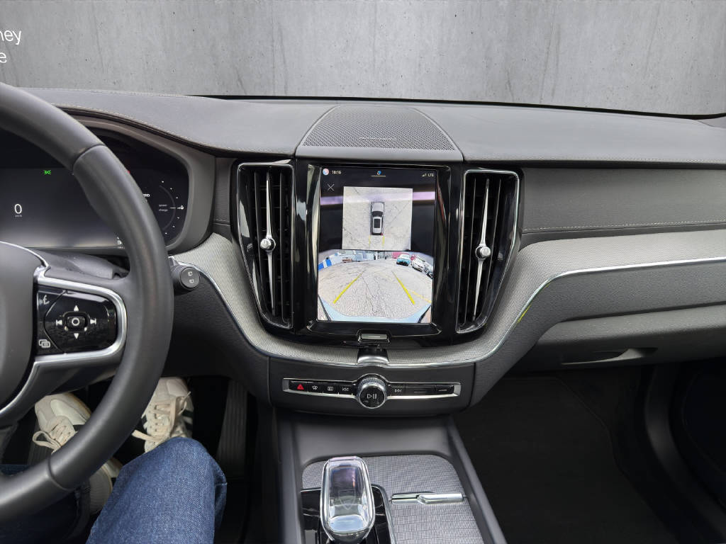 VOLVO XC60 2.0 T6 TE Ultimate Dark eAWD-image-12