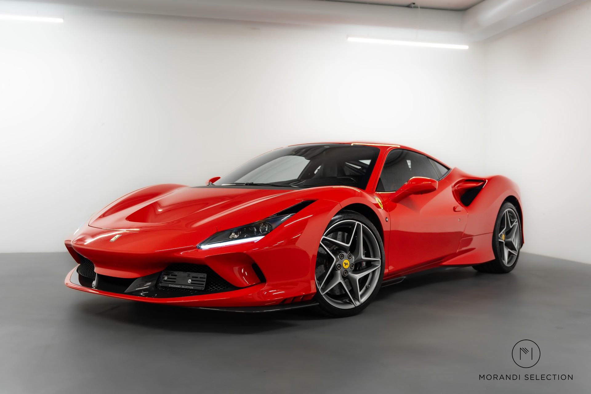 FERRARI F8 Tributo 3.9 Turbo-showroom-element-1