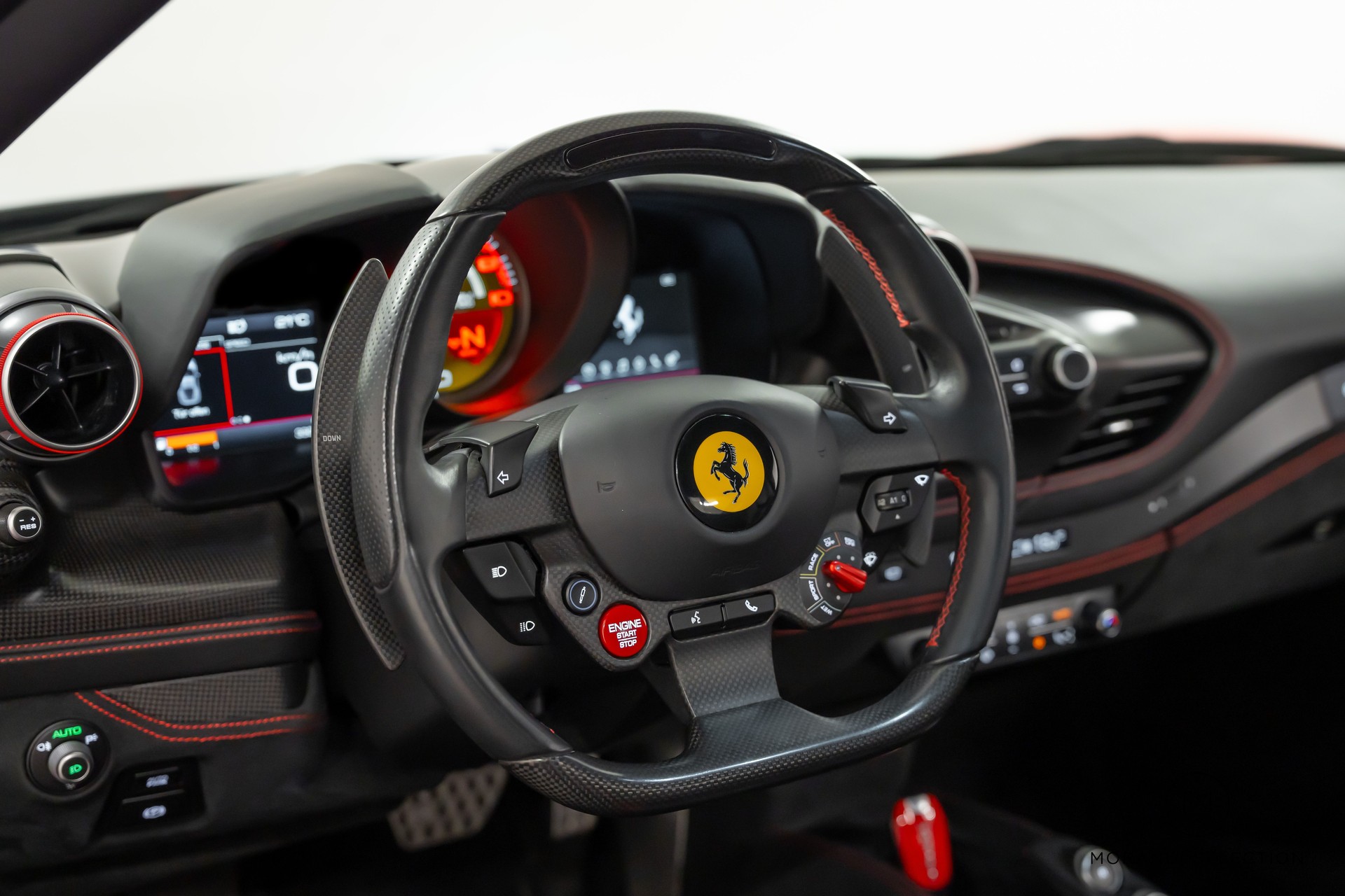 FERRARI F8 Tributo 3.9 Turbo-image-16