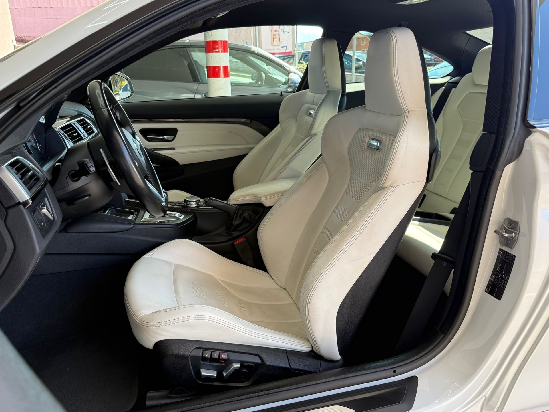 BMW M4 Coupé DKG *CH-Fahrzeug* *Original Zustand* *Frisch ab MFK*-image-14