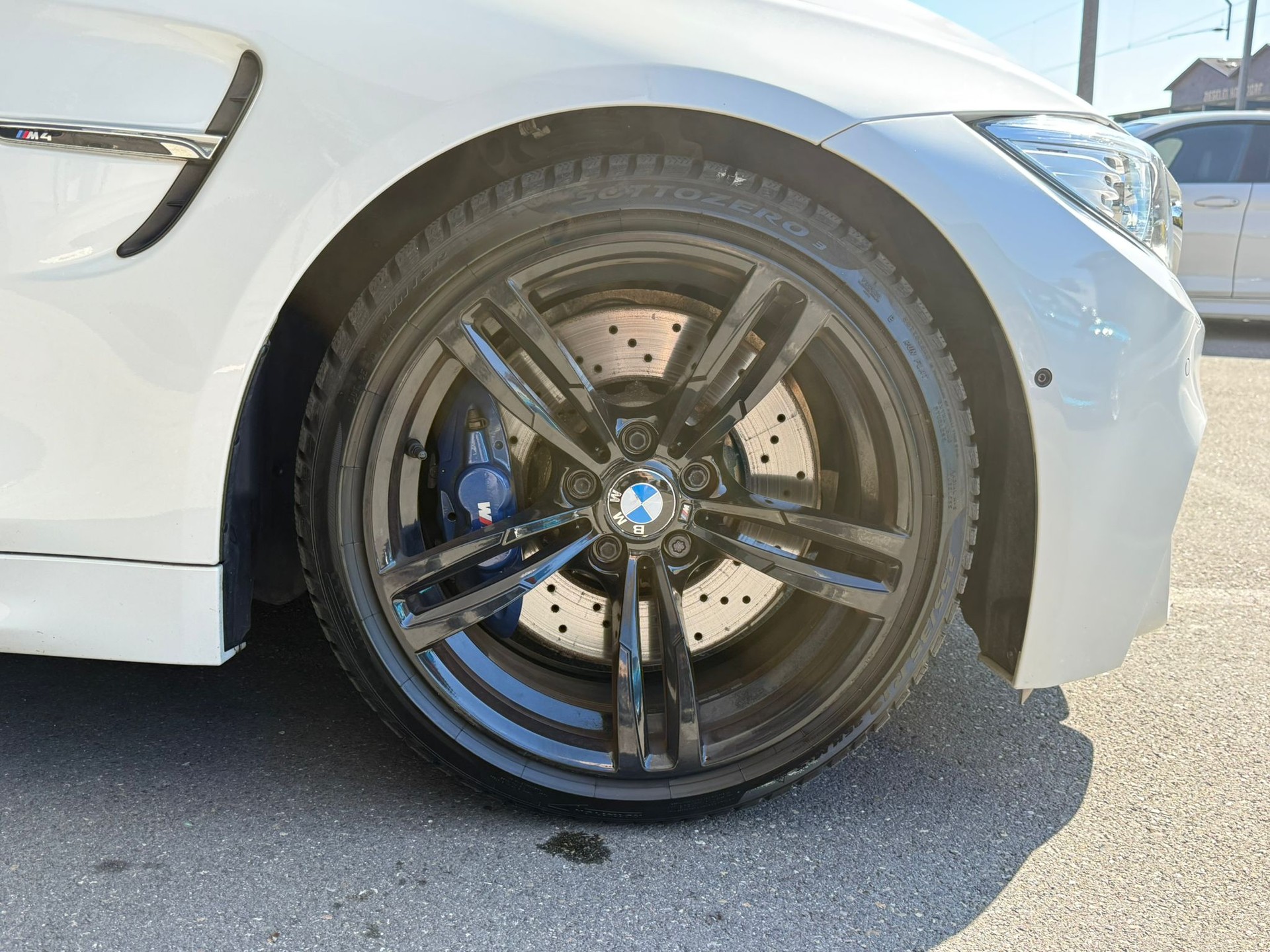 BMW M4 Coupé DKG *CH-Fahrzeug* *Original Zustand* *Frisch ab MFK*-image-5